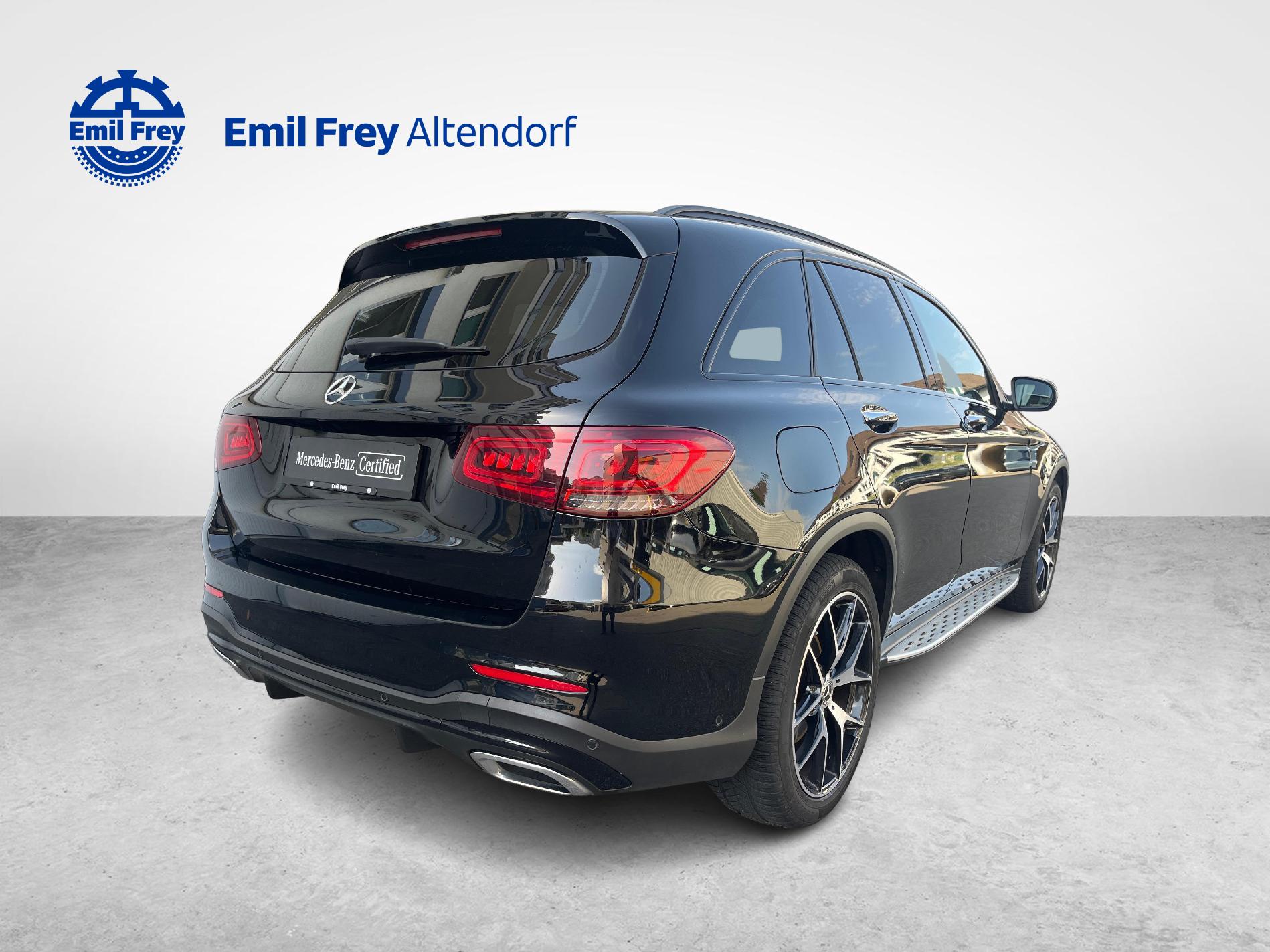 MERCEDES-BENZ GLC 300 AMG Line 4m-image-4