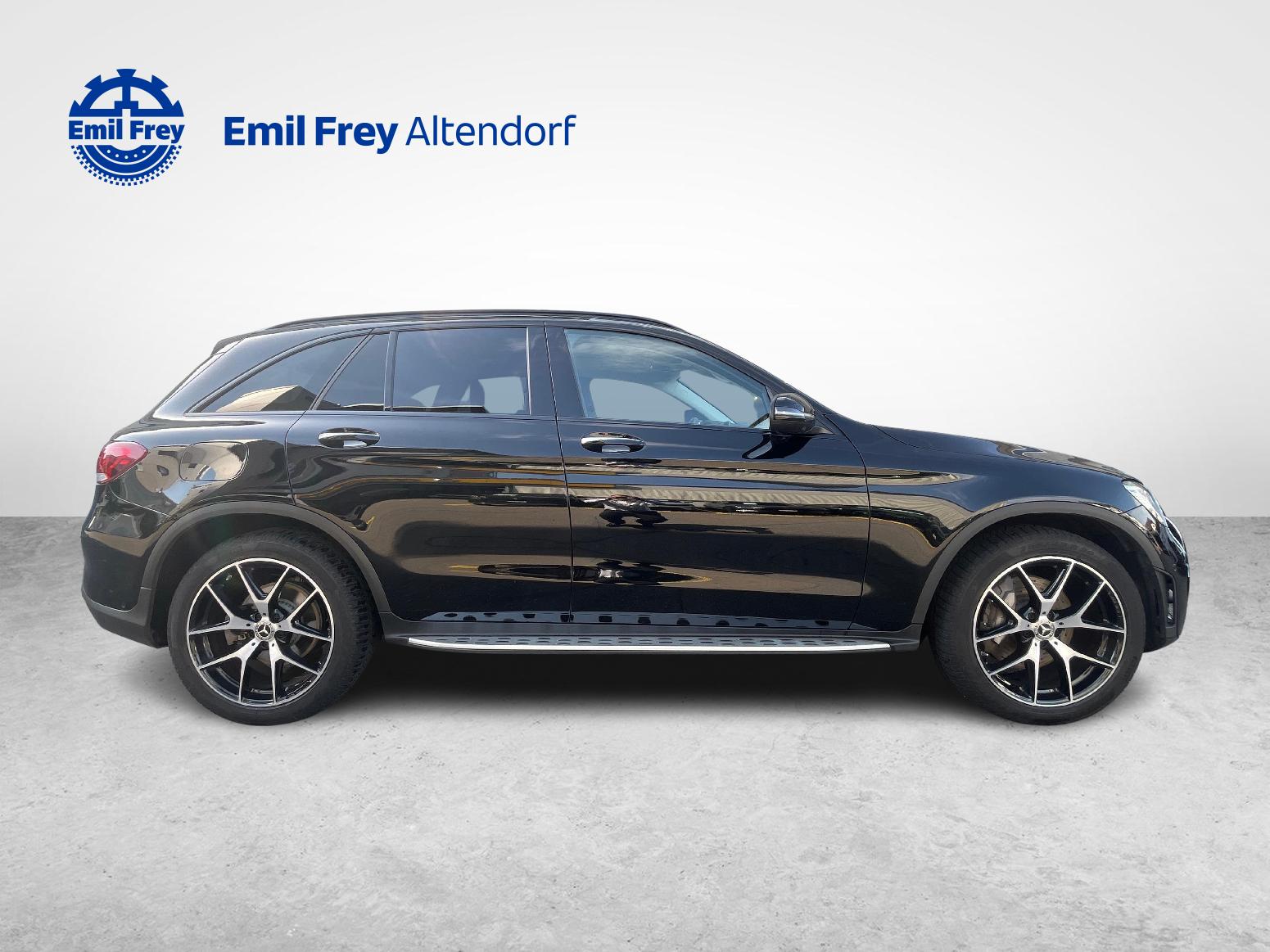 MERCEDES-BENZ GLC 300 AMG Line 4m-image-5