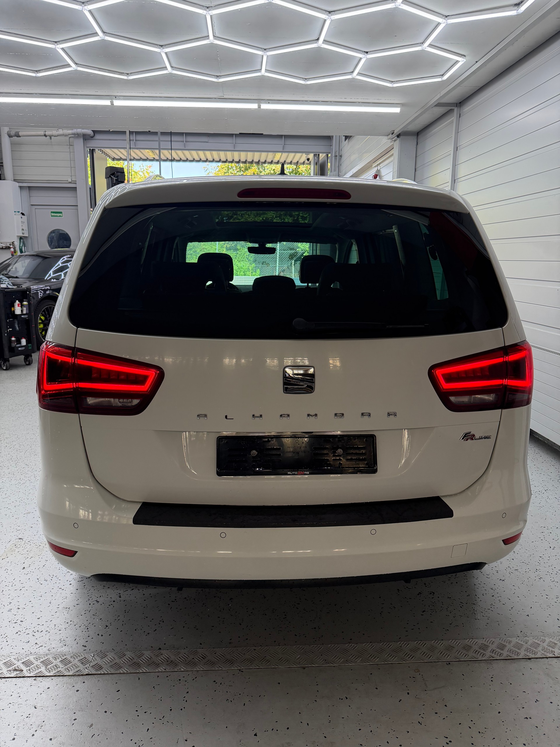 SEAT Alhambra 1.4 TSI FR Line DSG-image-4
