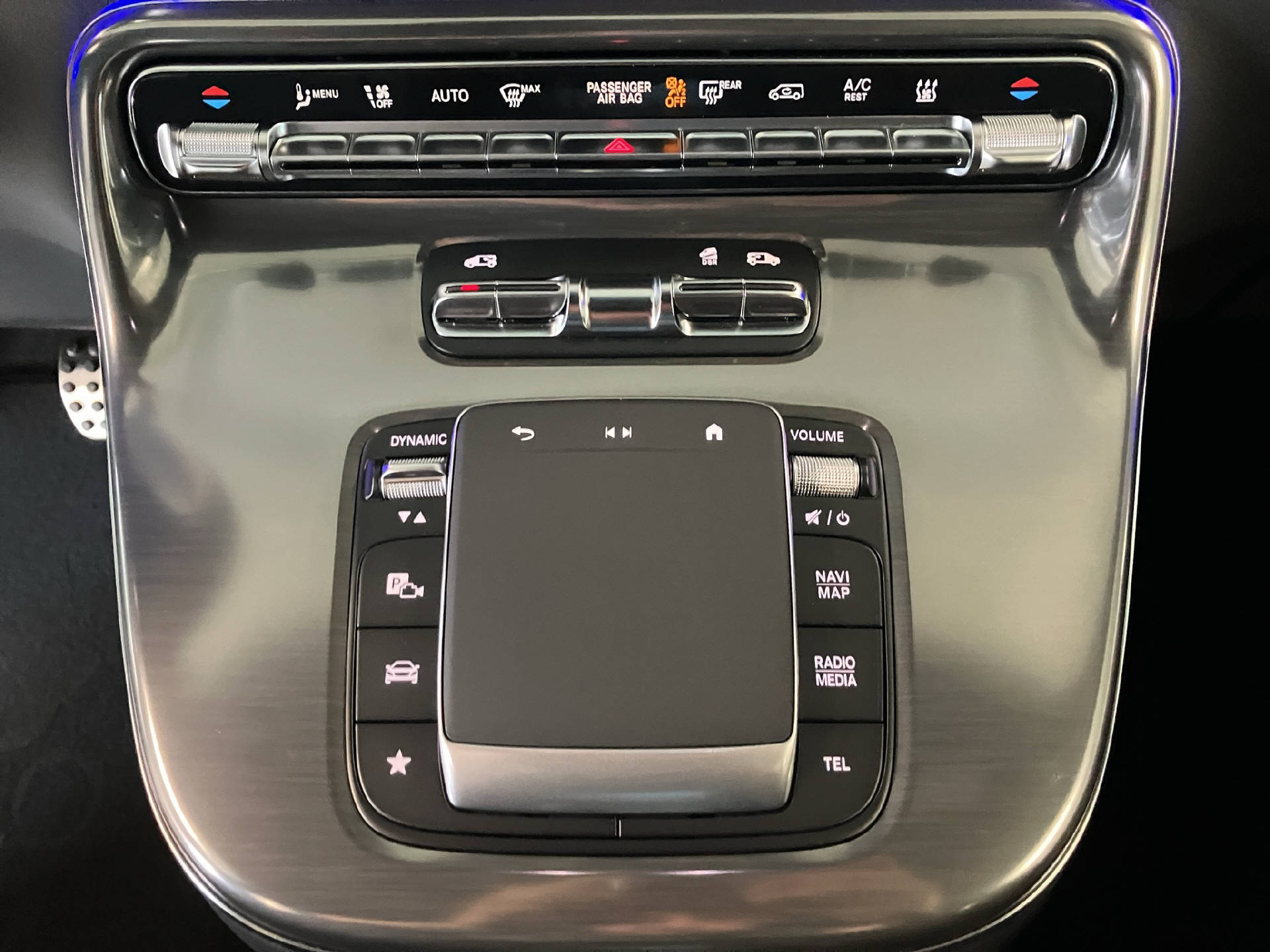 MERCEDES-BENZ V 300 d Exclusive Swiss Edit.-image-10