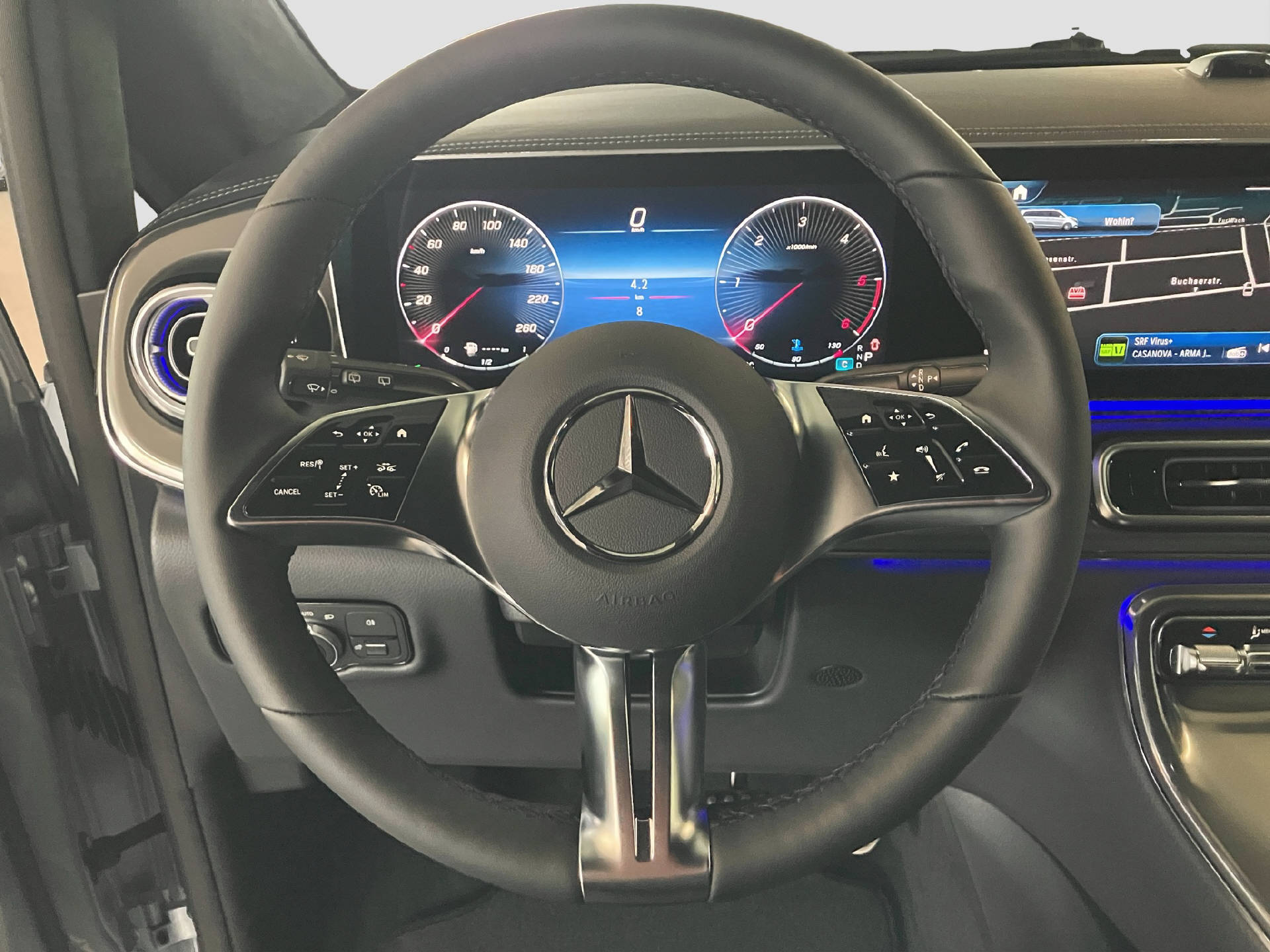 MERCEDES-BENZ V 300 d Exclusive Swiss Edit.-image-9
