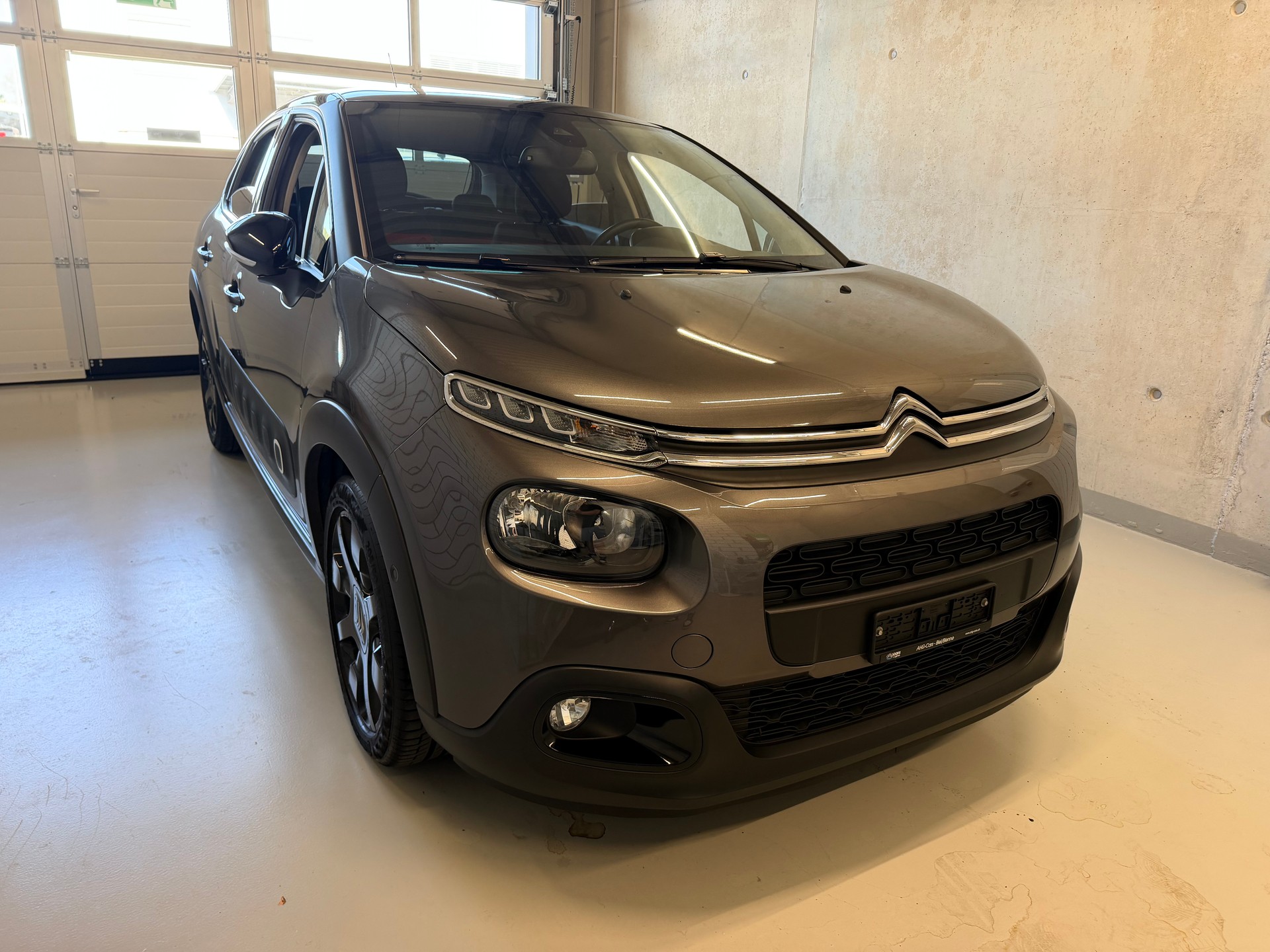 CITROEN C3 1.2i PureTech Elle EAT6-image-1