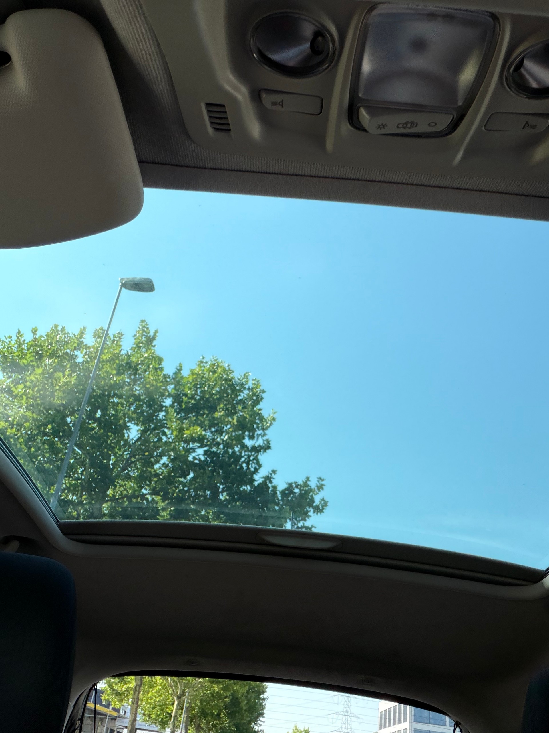 CITROEN C3 1.2i PureTech Elle EAT6-image-13