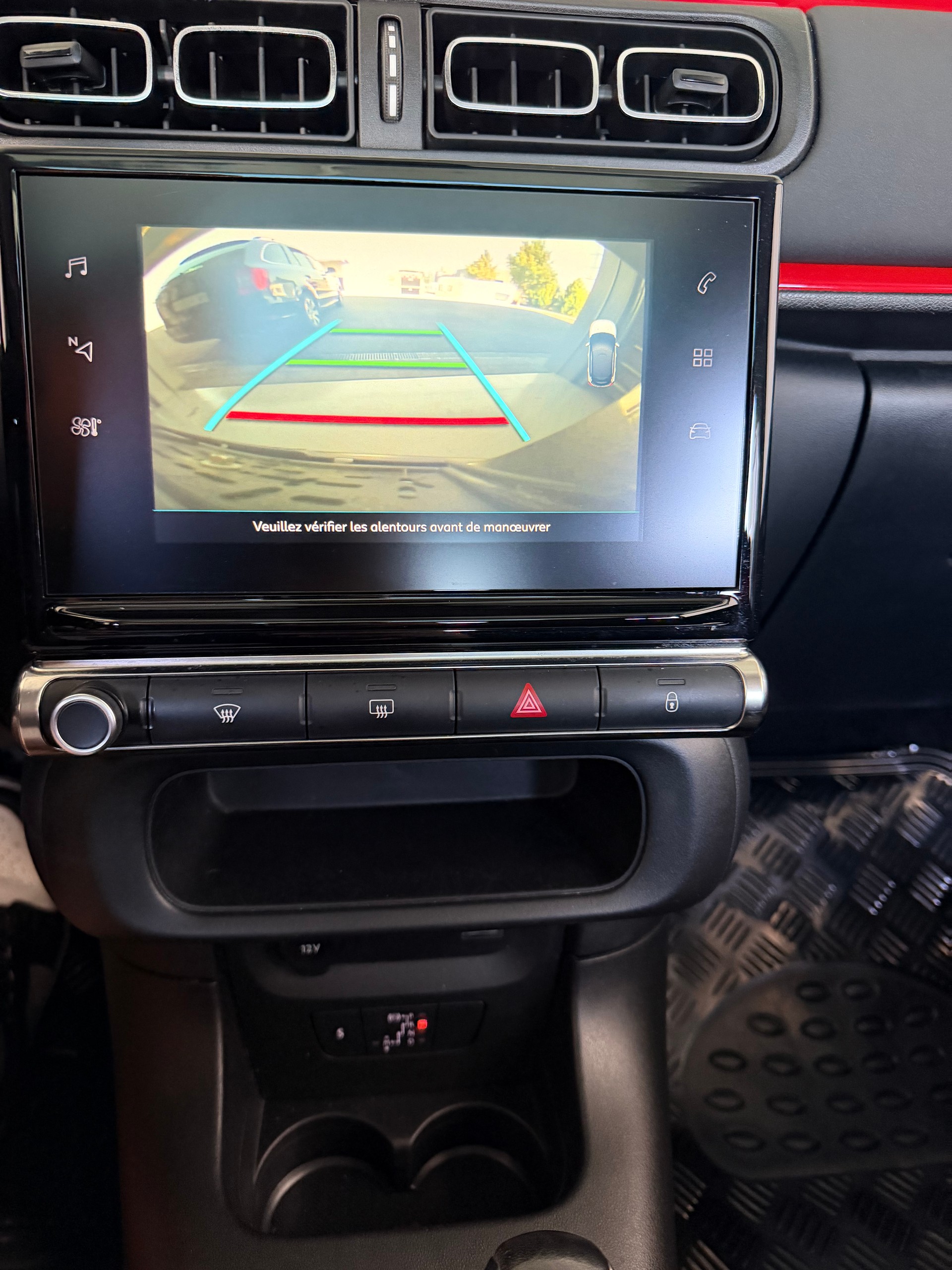 CITROEN C3 1.2i PureTech Elle EAT6-image-12