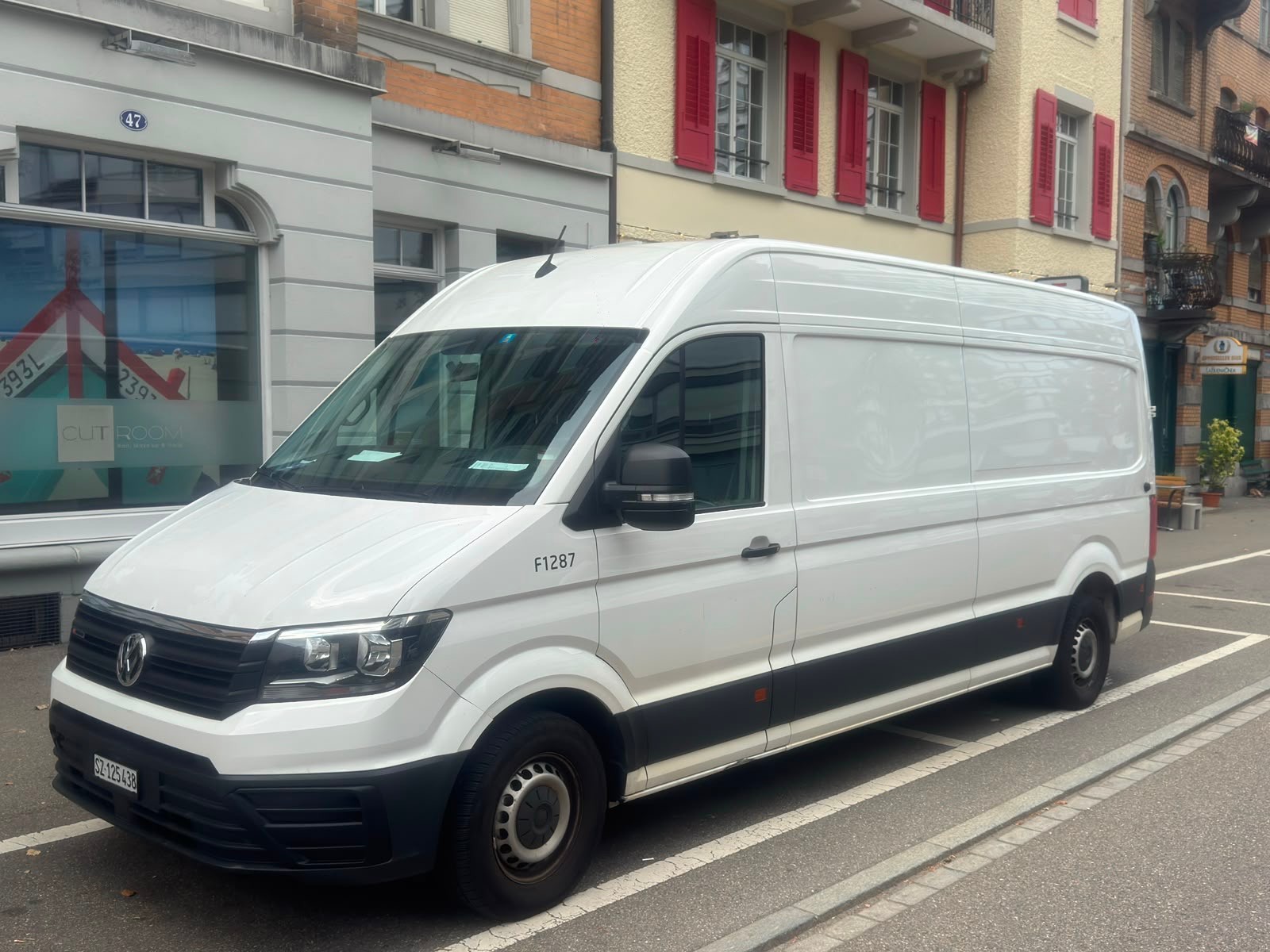 VW CRAFTER 4x4 L4 H3-image-1