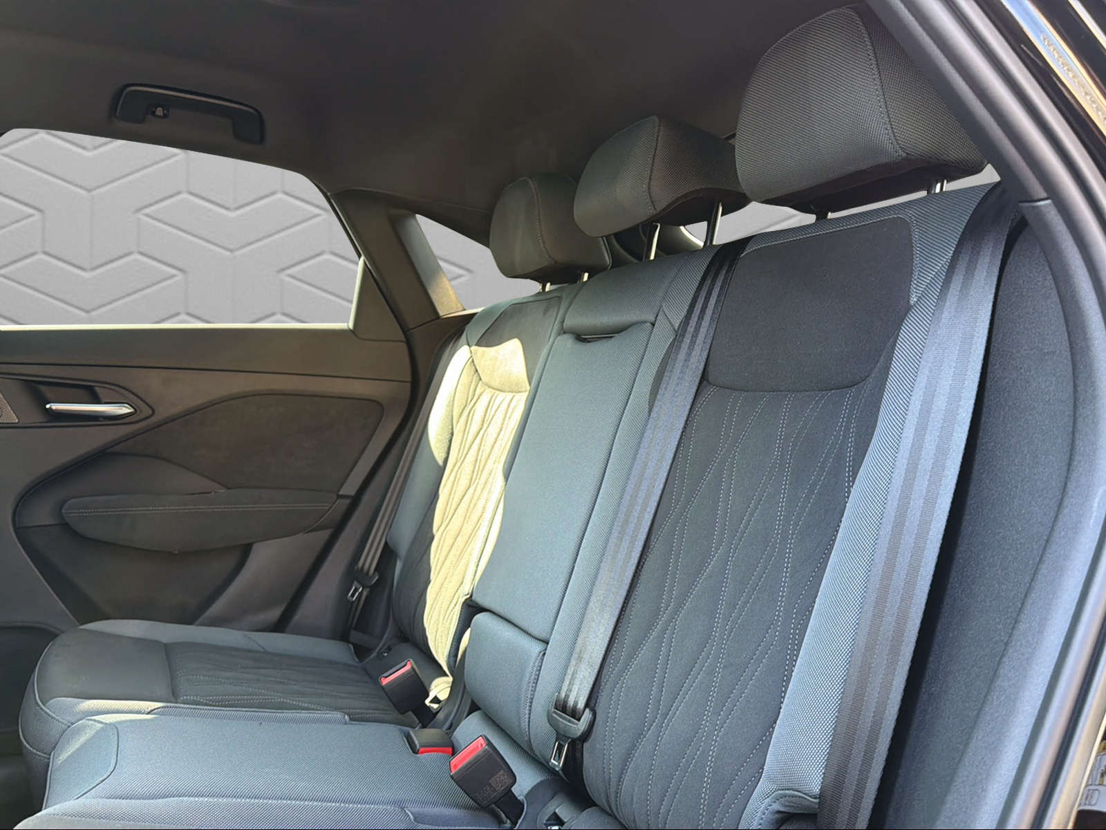 AUDI Q3 Sportback e-hybrid 200 kW S tronig-image-12