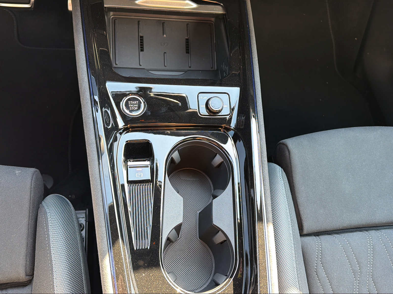 AUDI Q3 Sportback e-hybrid 200 kW S tronig-image-11