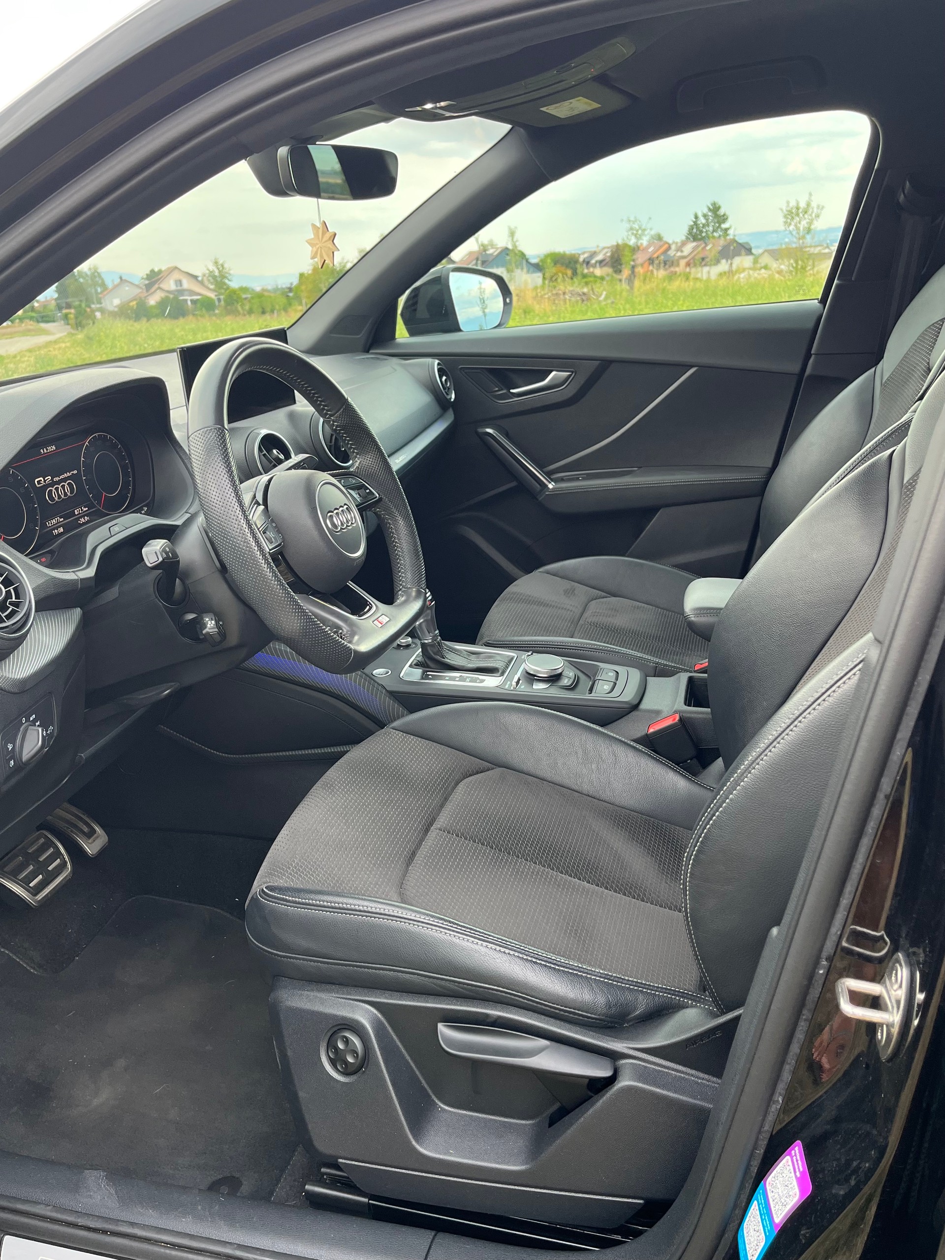 AUDI 2.0L 40 TFSI Sport S-line quattro S-Tronic-image-8