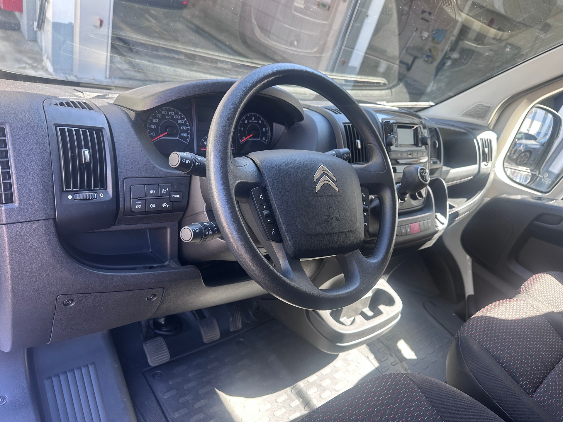 CITROEN Jumper 35 2.2 BlueHDi 140 L3H2-image-10