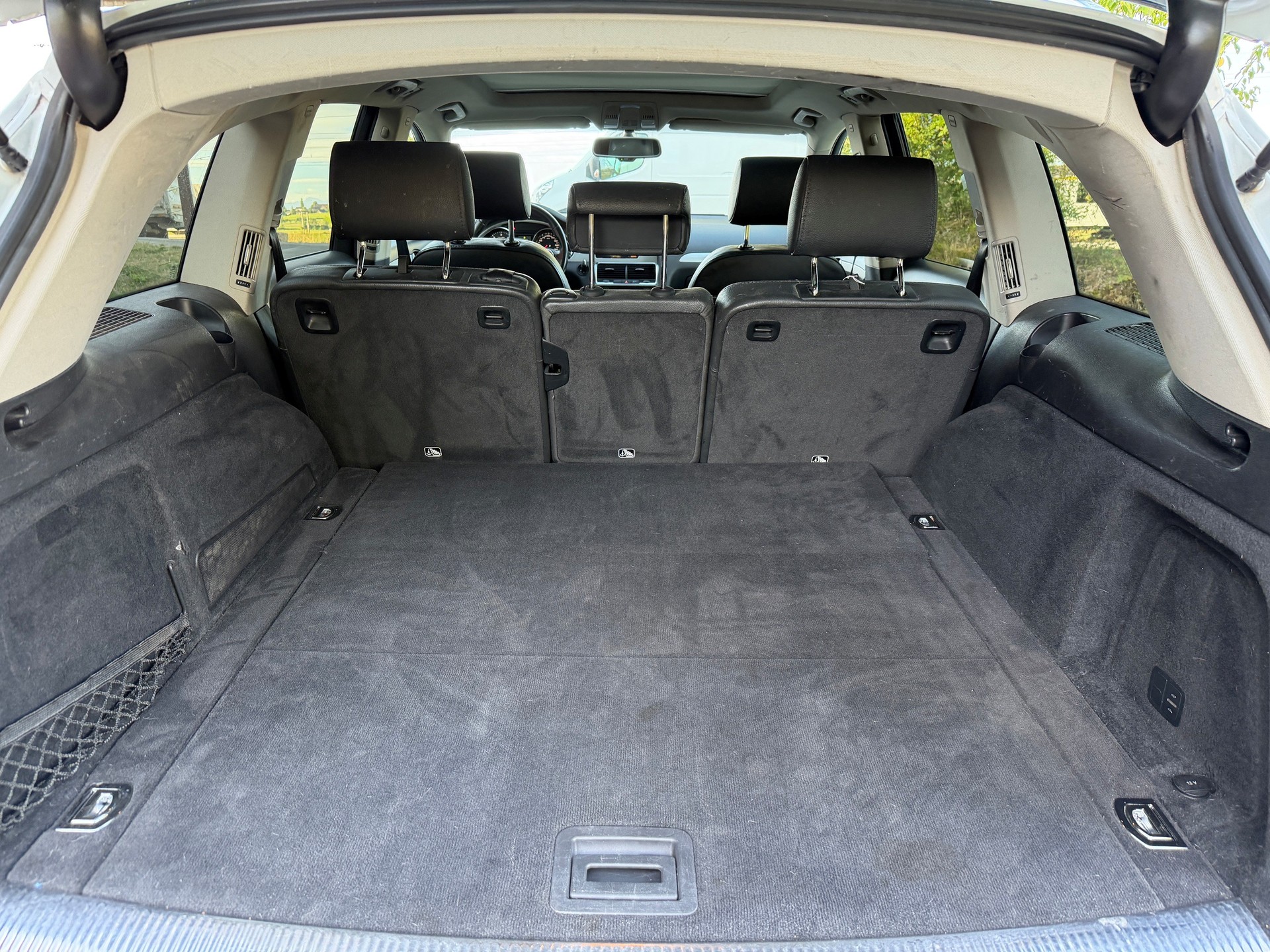 AUDI 4.2 V8 TDI quattro T-Tronic-image-6