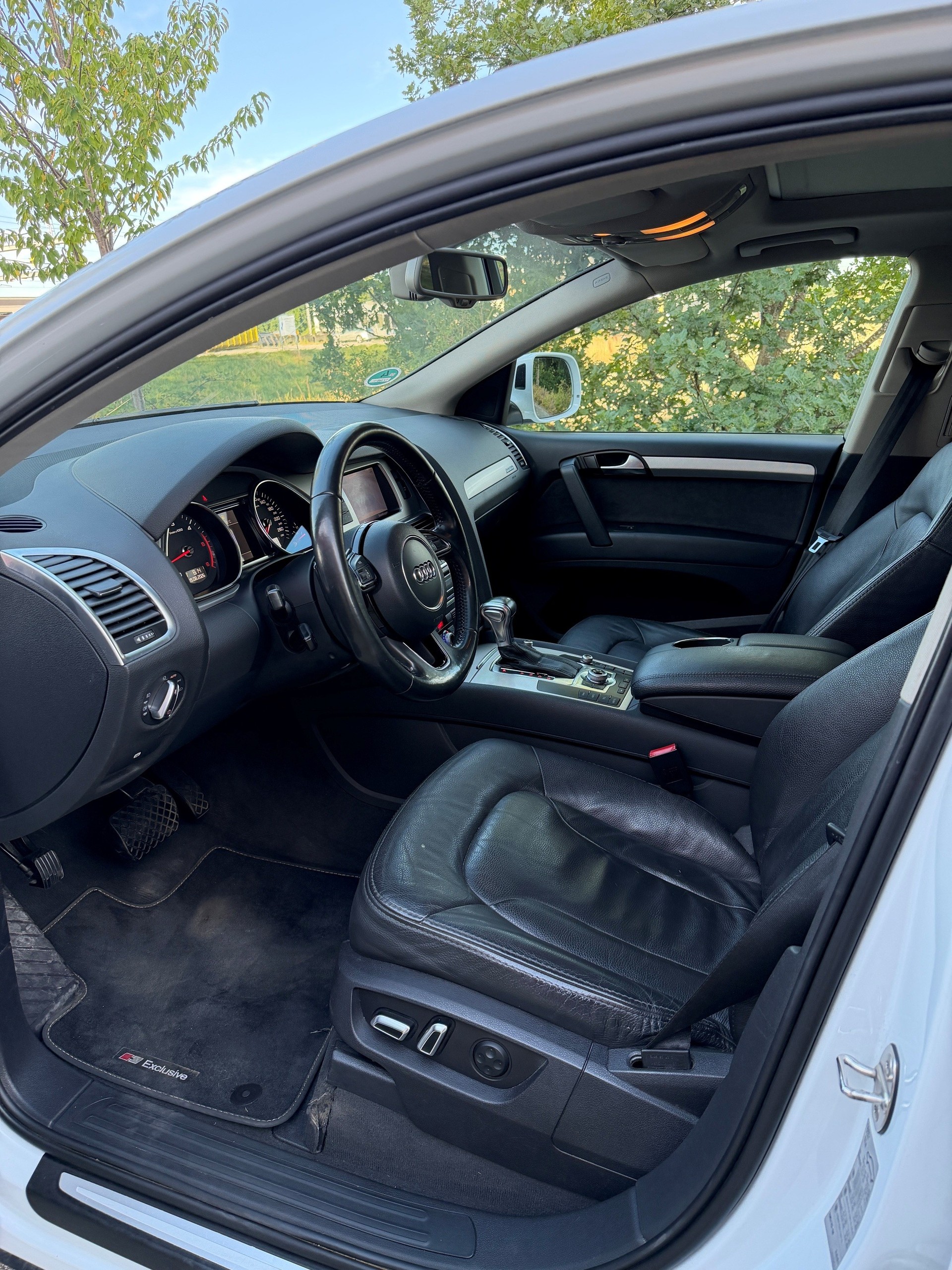 AUDI 4.2 V8 TDI quattro T-Tronic-image-4