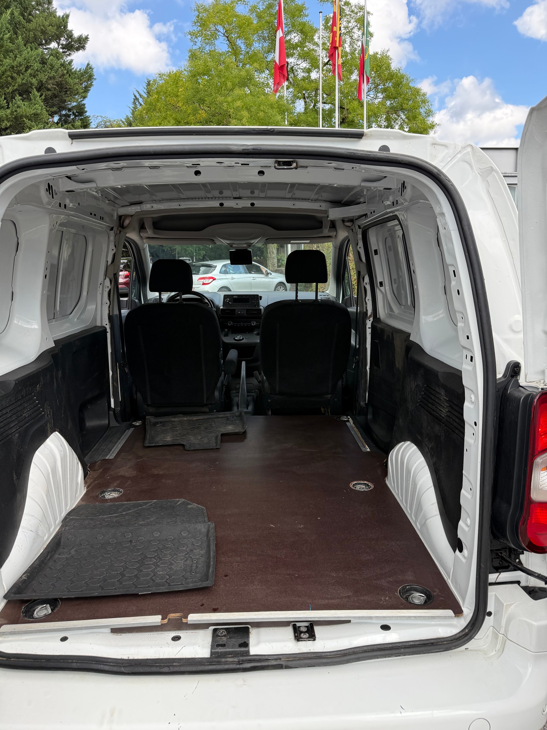 OPEL Combo 1.2 Cargo Enjoy start/stop-image-9
