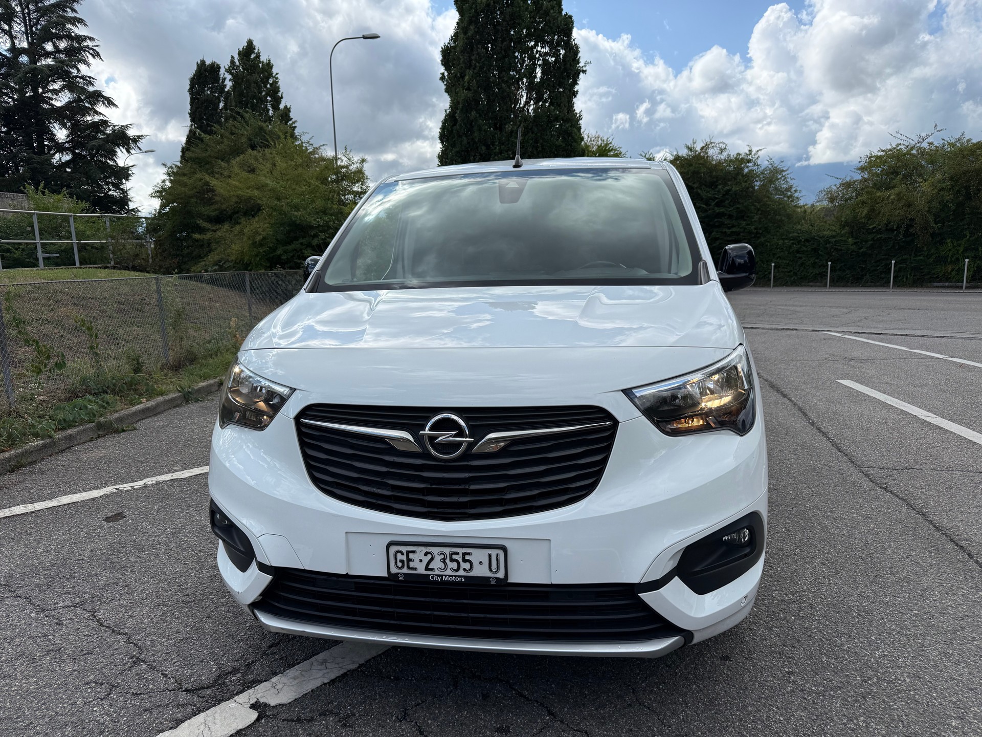OPEL Combo 1.2 Cargo Enjoy start/stop-image-1
