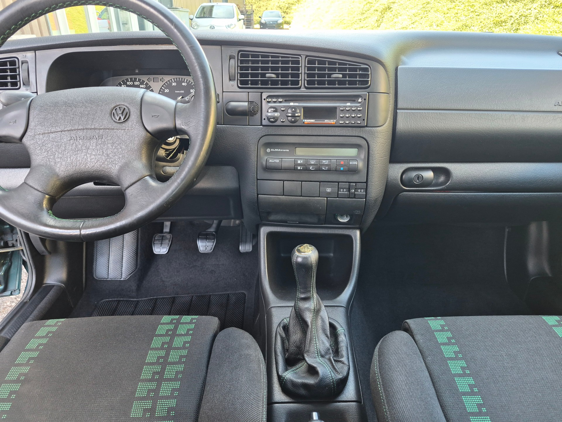 VW Golf 2000 GTI Edition-image-7