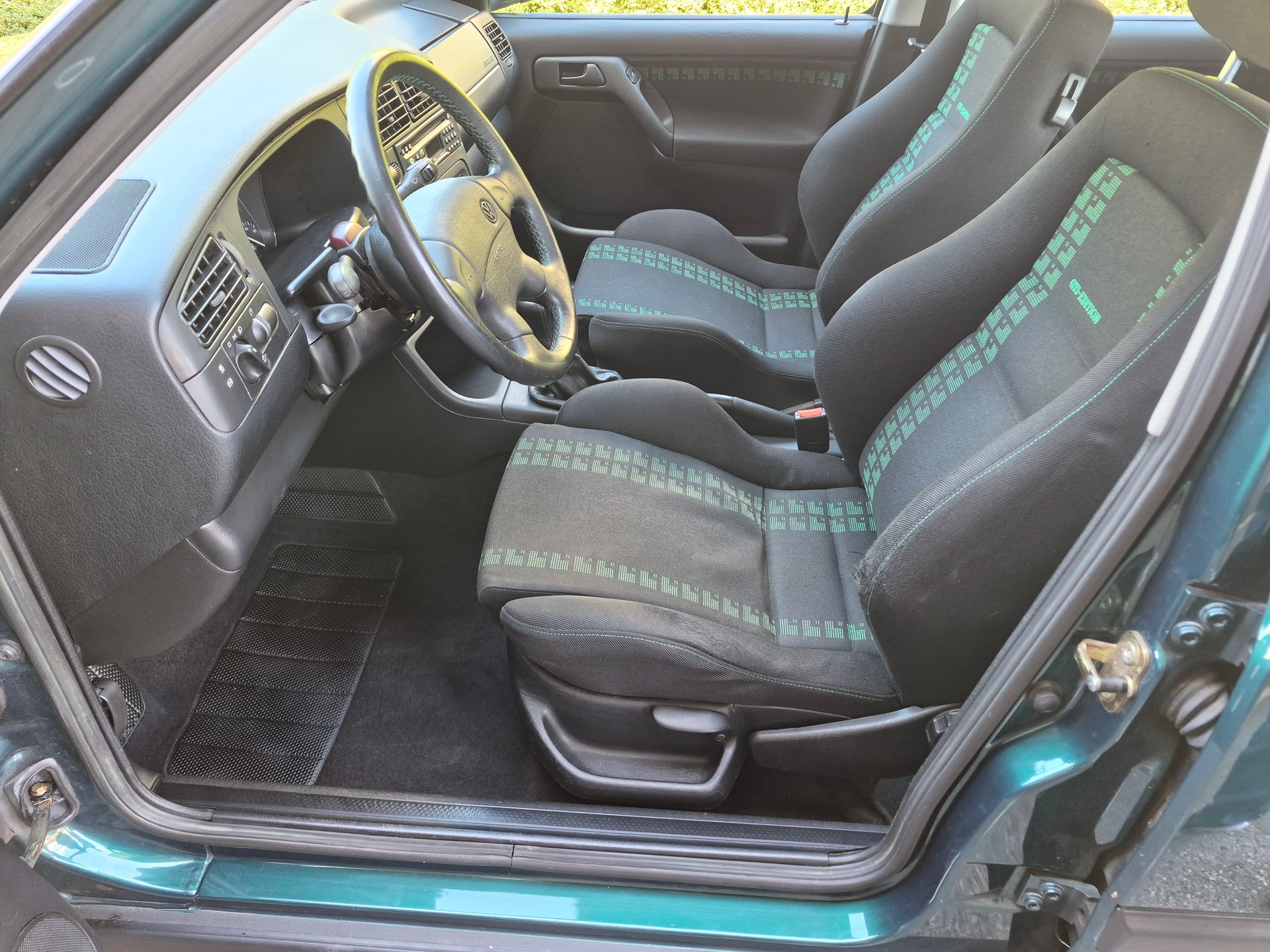 VW Golf 2000 GTI Edition-image-5