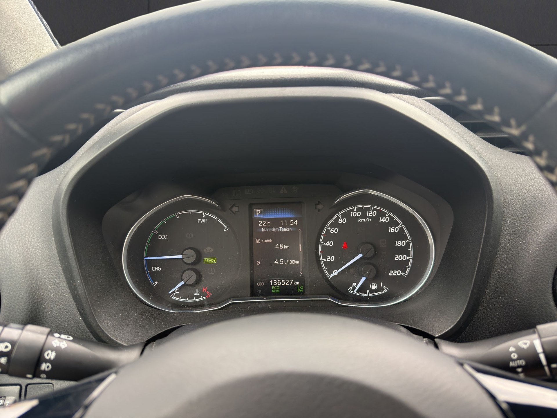 TOYOTA Yaris 1.5 VVT-i Hybrid Trend e-CVT-image-10