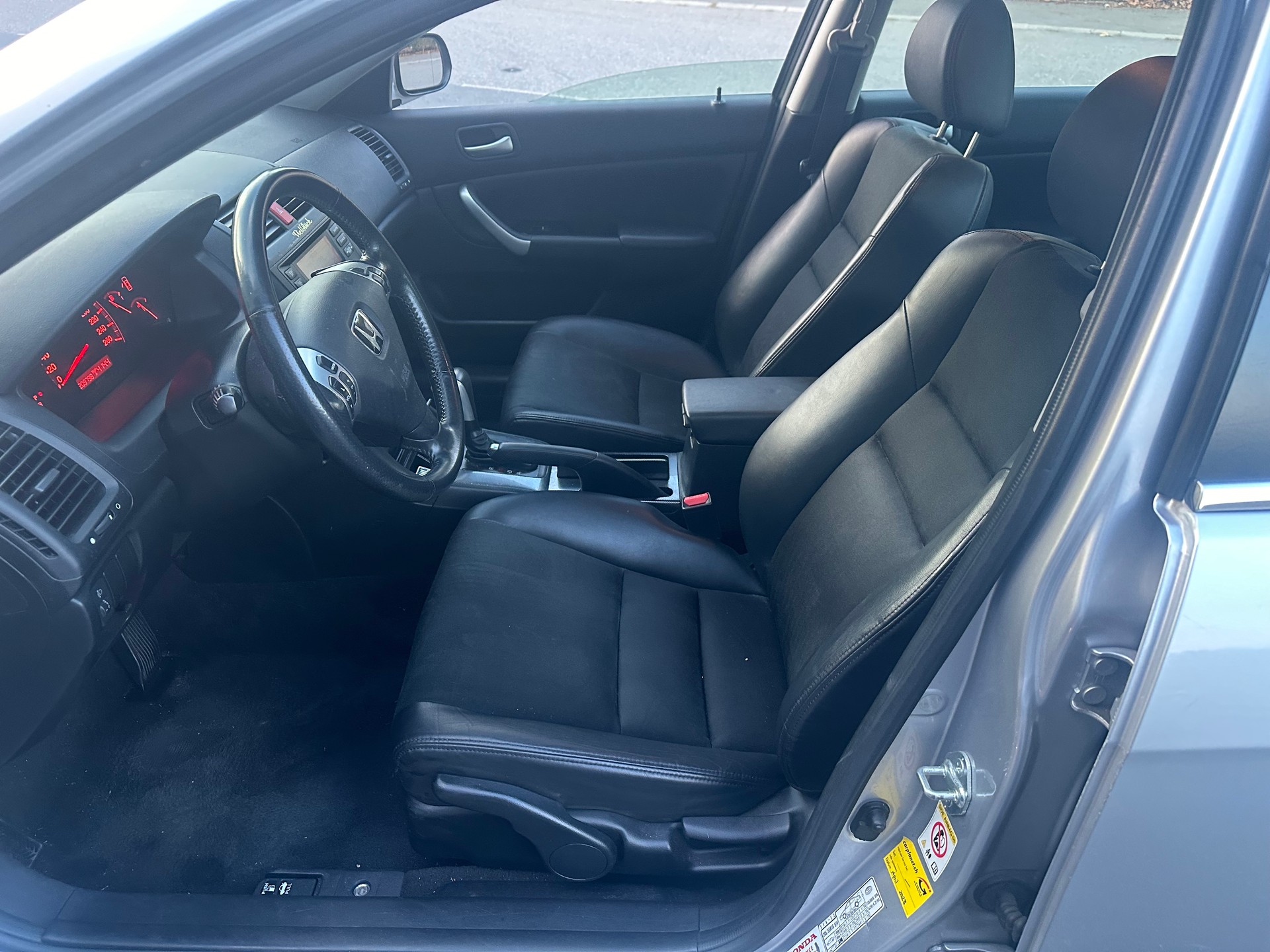 HONDA Accord 2.0i-image-8