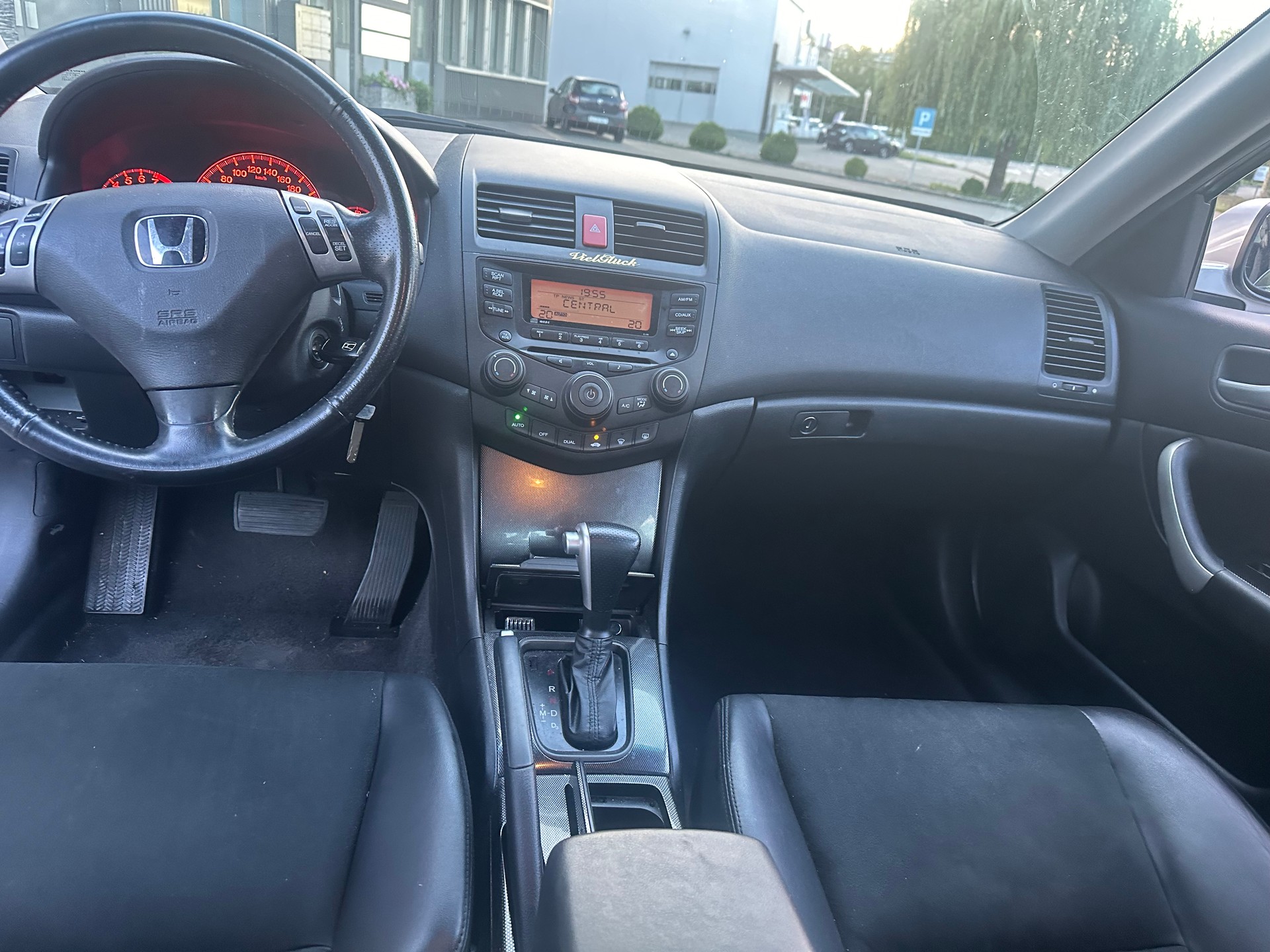 HONDA Accord 2.0i-image-11