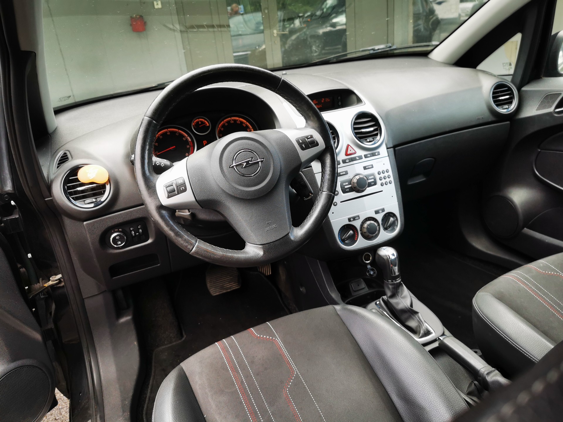 OPEL Corsa 1.4 TP Enjoy Automatic-image-7