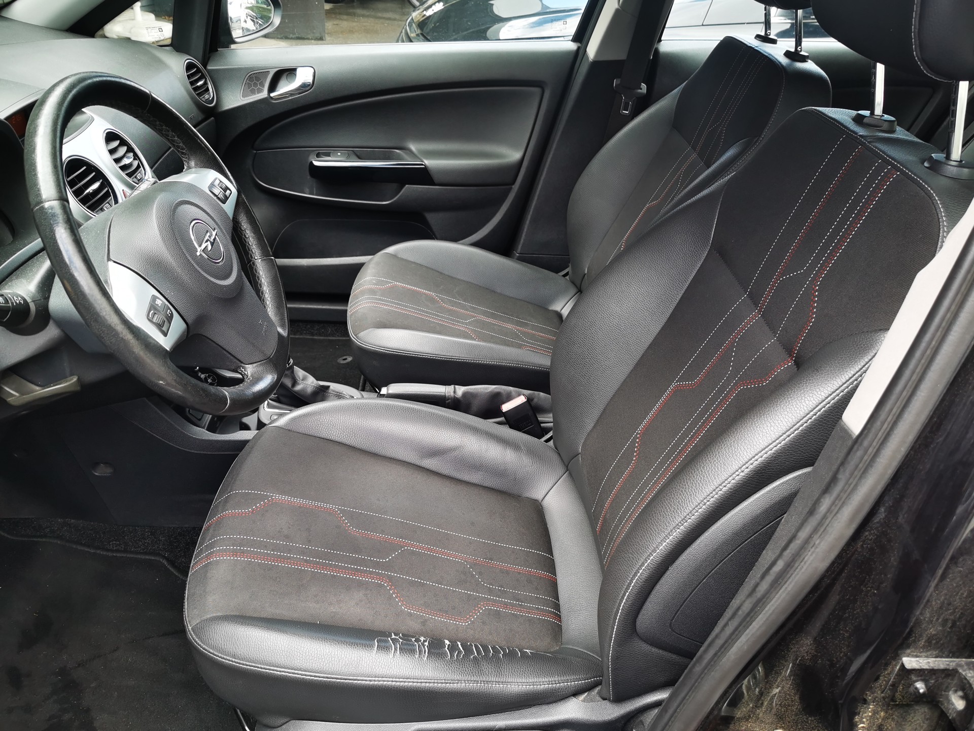 OPEL Corsa 1.4 TP Enjoy Automatic-image-9