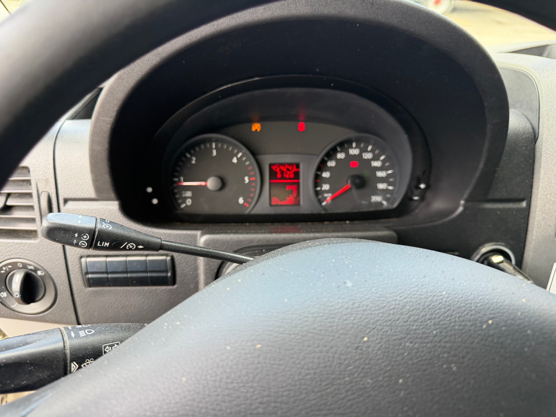 VW Crafter 35L 2.0 TDI-image-2