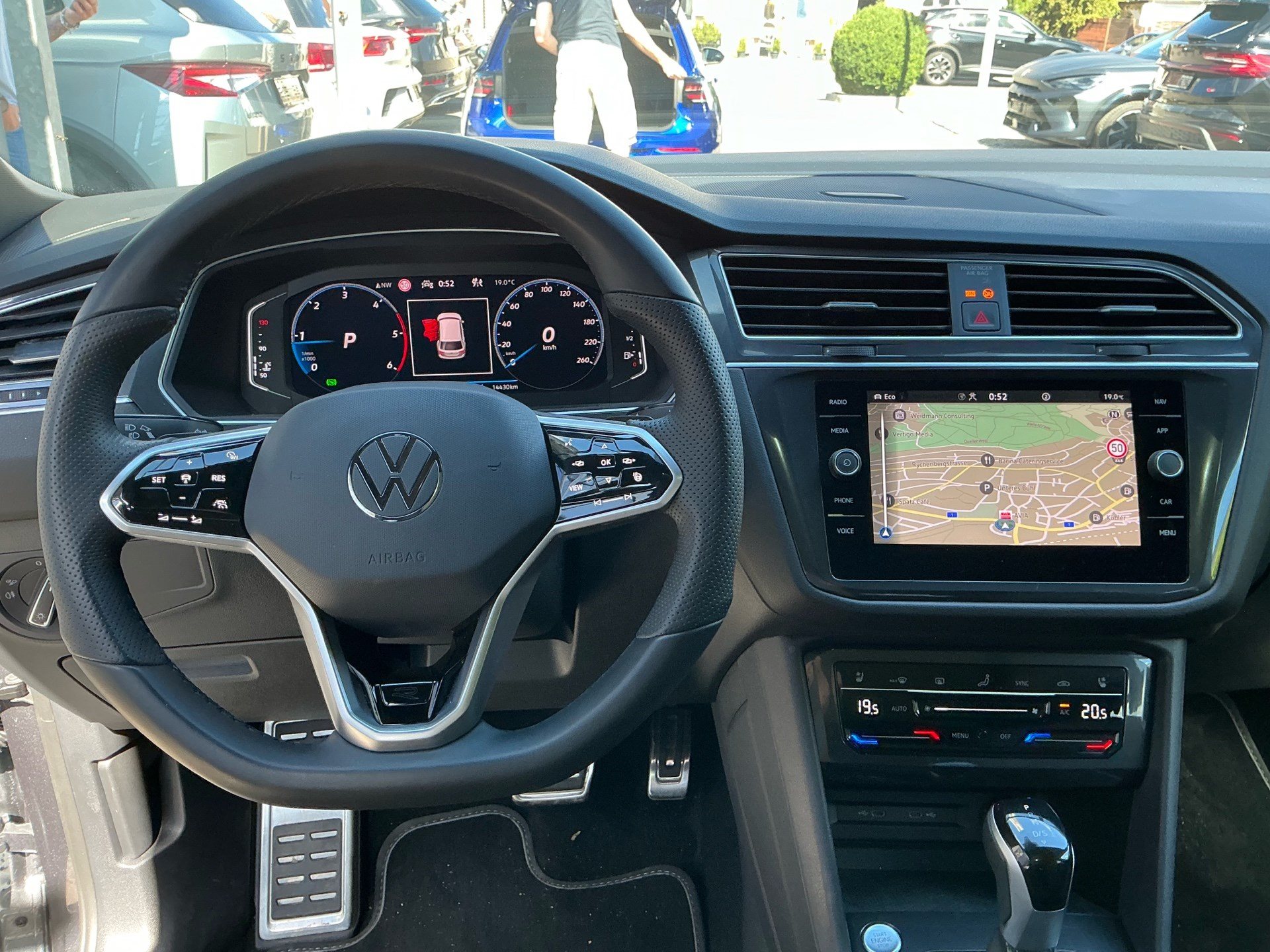 VW Tiguan Allspace R-Line 4Motion ***PANORAMADACH & ANHÄNGERKUPPLUNG ***-image-9