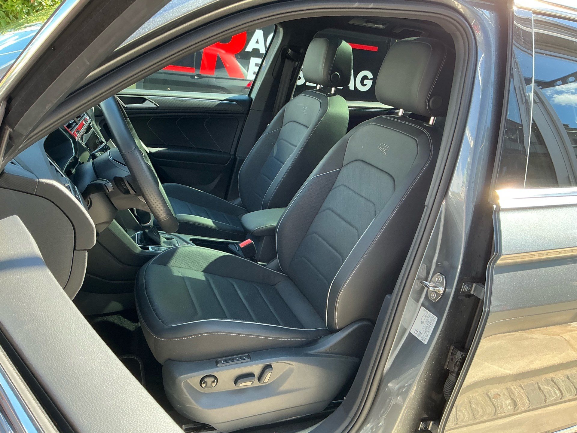 VW Tiguan Allspace R-Line 4Motion ***PANORAMADACH & ANHÄNGERKUPPLUNG ***-image-7