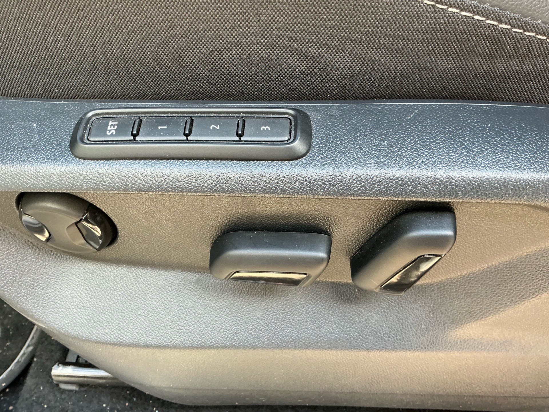 VW Tiguan Allspace R-Line 4Motion ***PANORAMADACH & ANHÄNGERKUPPLUNG ***-image-26