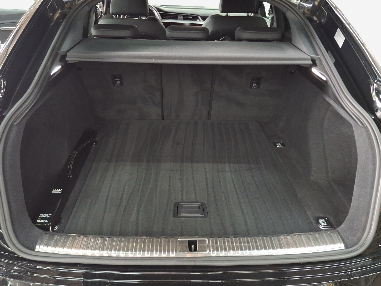 AUDI e-tron 55 Sportback Advanced Black Edition quattro-image-13