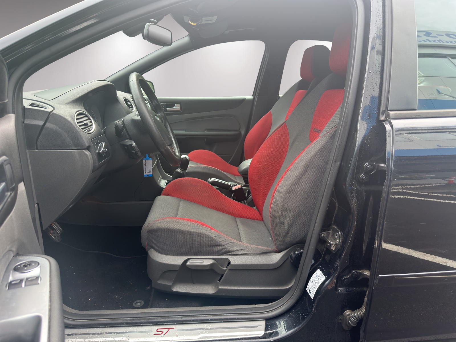 FORD Focus 2.5 Turbo ST-image-9