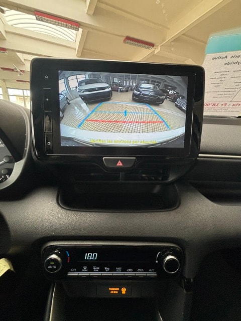 TOYOTA Yaris 1.5 Active e-CVT-image-6