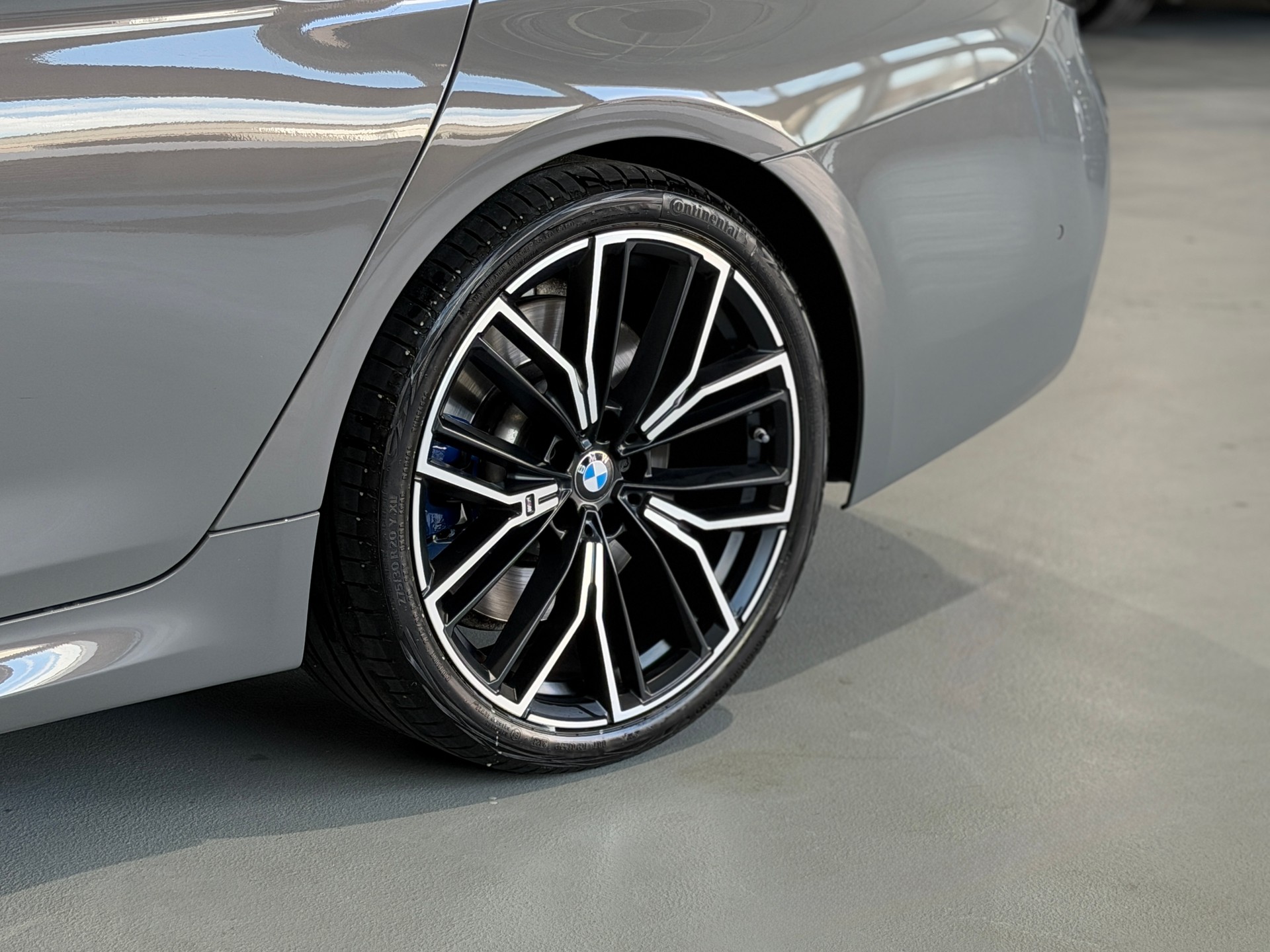 BMW M550i xDrive Steptronic (Facelift) Nardograu-met.-image-21