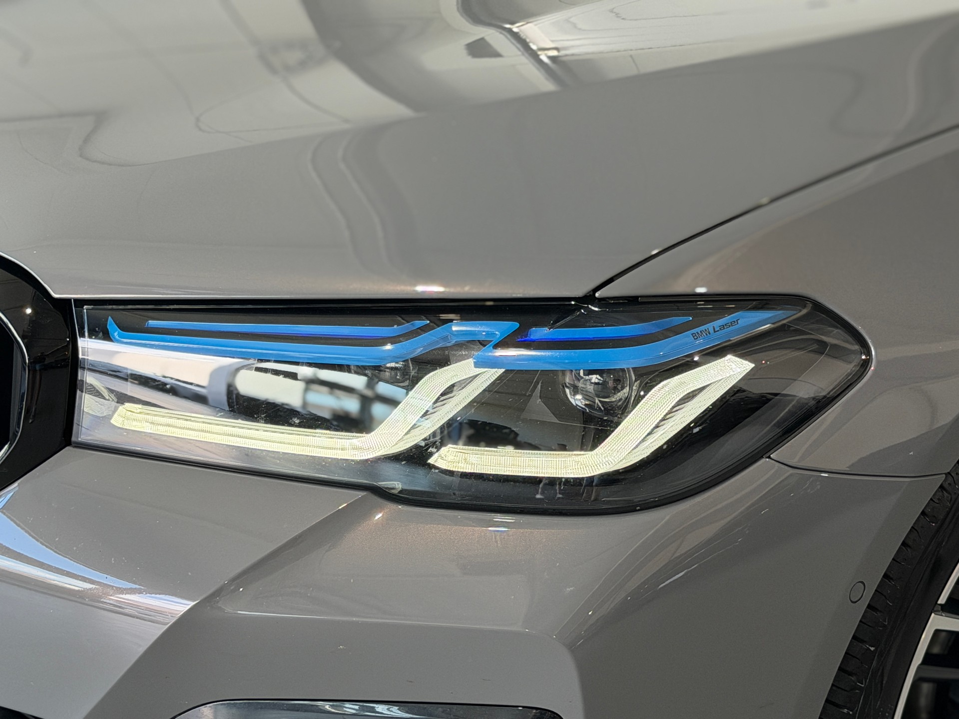BMW M550i xDrive Steptronic (Facelift) Nardograu-met.-image-5