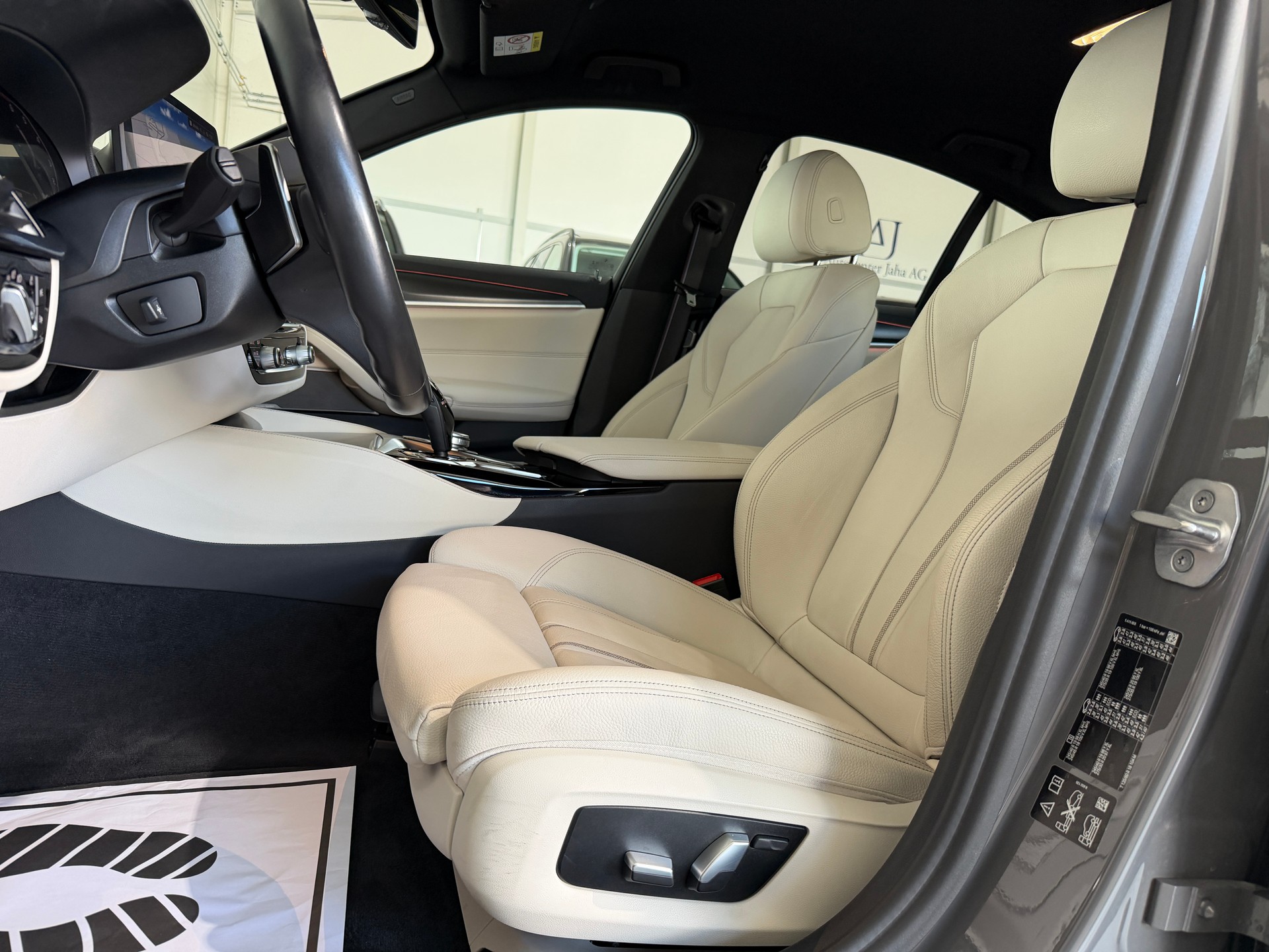 BMW M550i xDrive Steptronic (Facelift) Nardograu-met.-image-20
