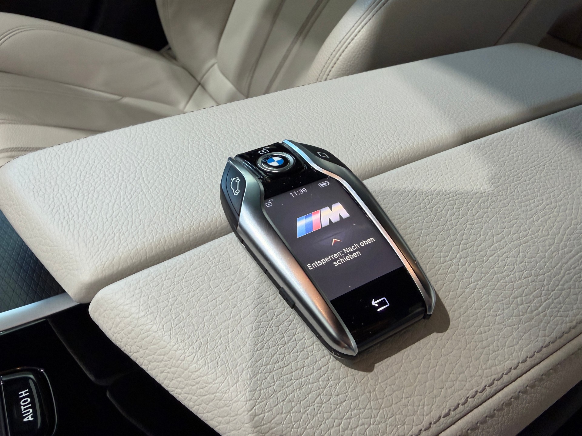 BMW M550i xDrive Steptronic (Facelift) Nardograu-met.-image-8