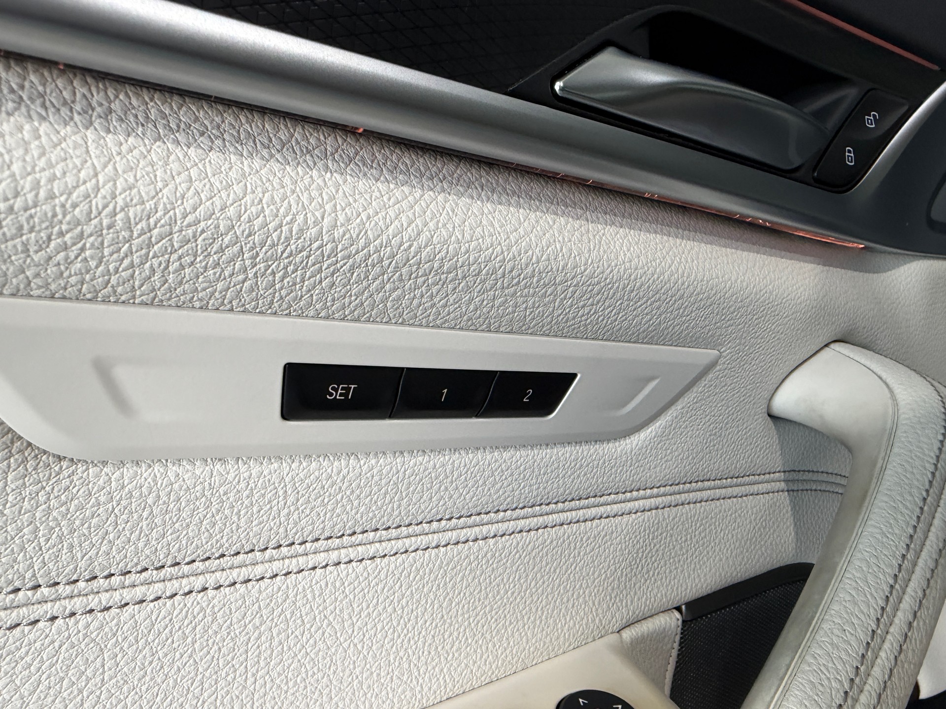 BMW M550i xDrive Steptronic (Facelift) Nardograu-met.-image-18