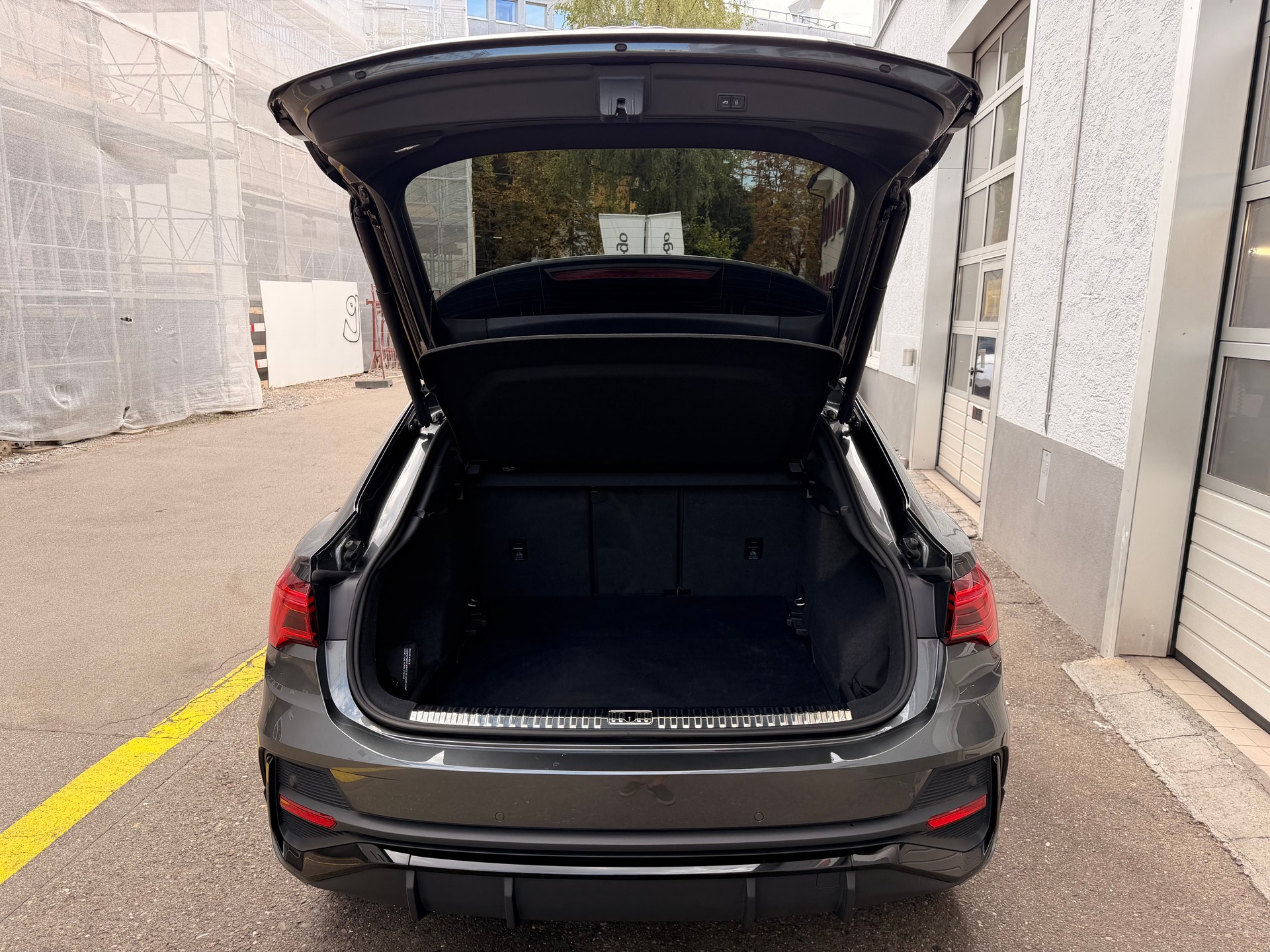 AUDI Q3 Sportback 35 TFSI S line Attraction S-tronic-image-9