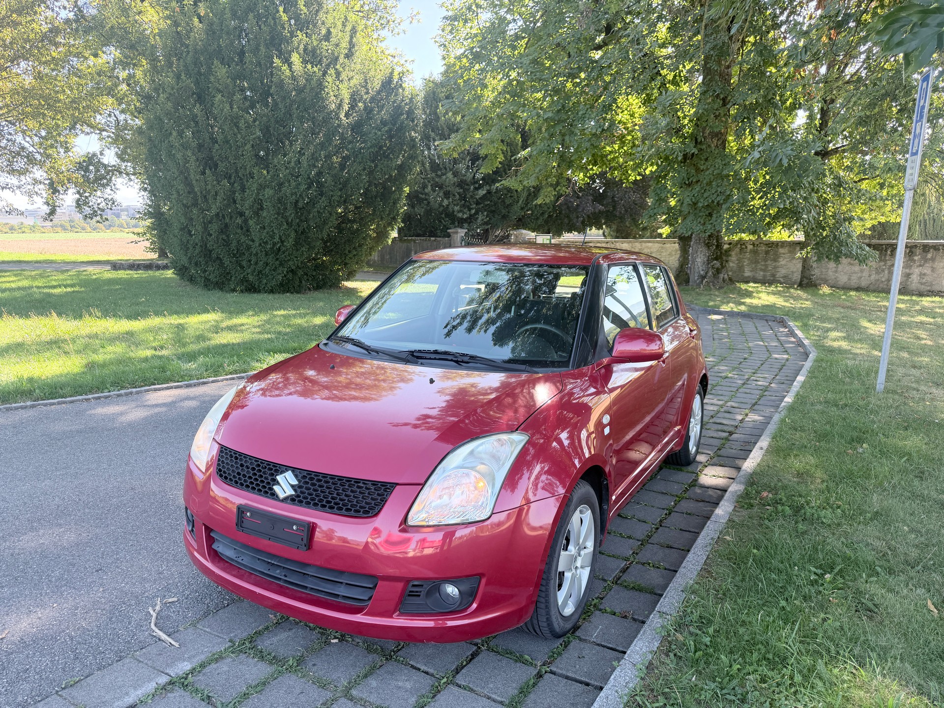 SUZUKI Swift 1.3i 16V GL Top-showroom-element-2