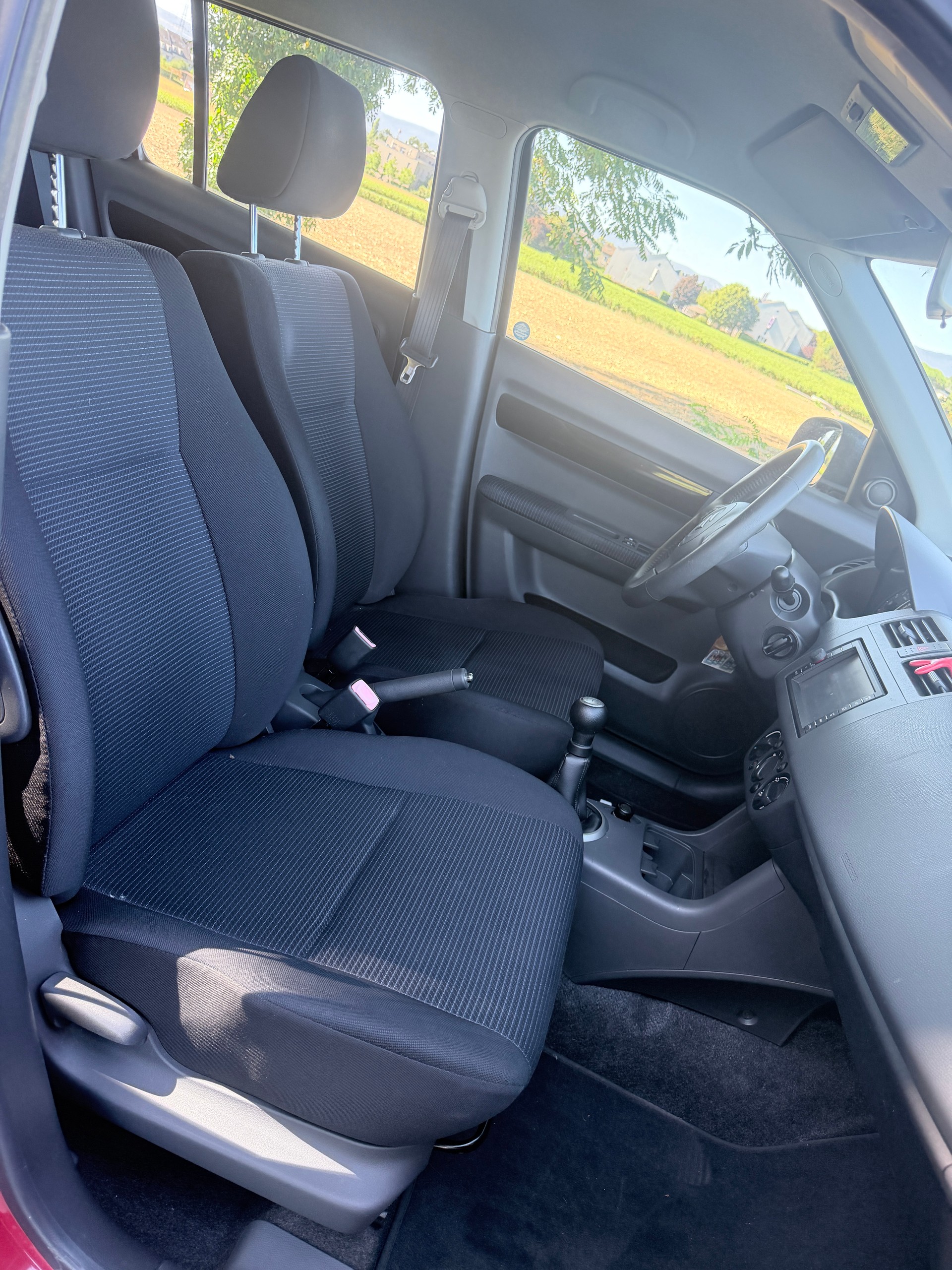 SUZUKI Swift 1.3i 16V GL Top-image-11