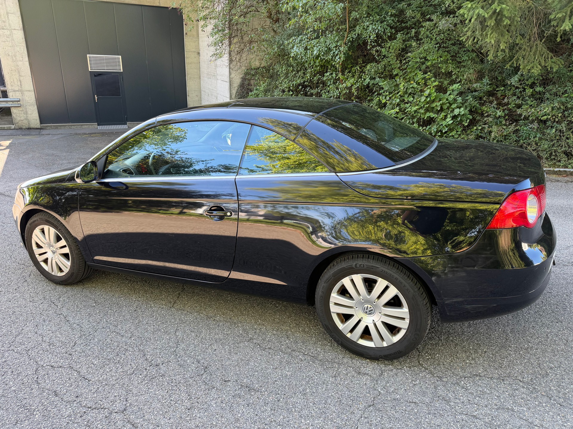 VW Eos 2.0 FSI-image-0