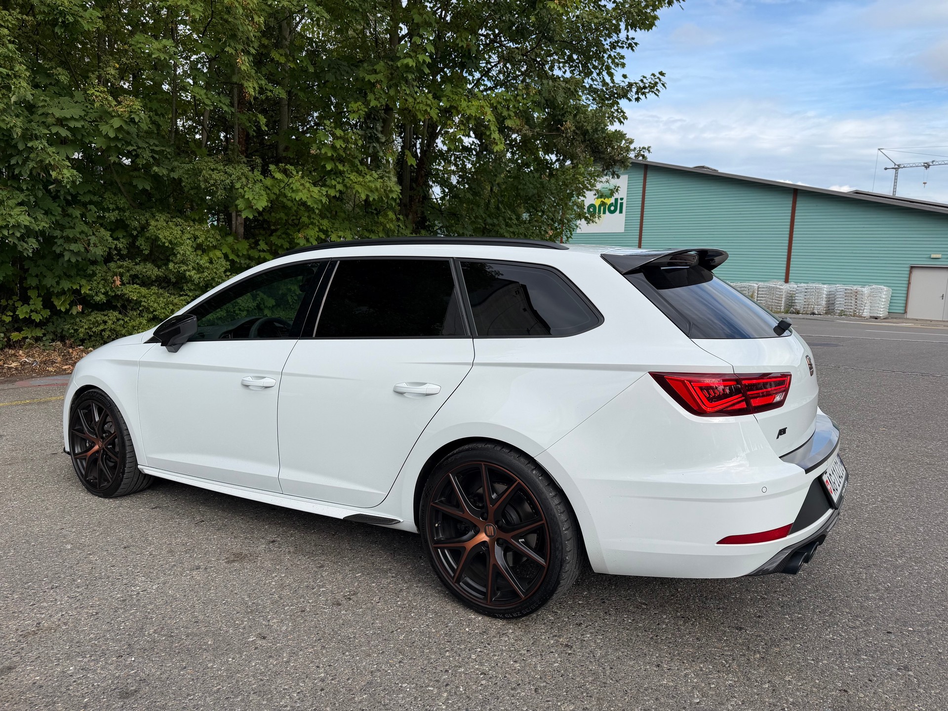 SEAT Leon ST 2.0 TSI Cupra R ABT 350 4 Drive DSG-image-2