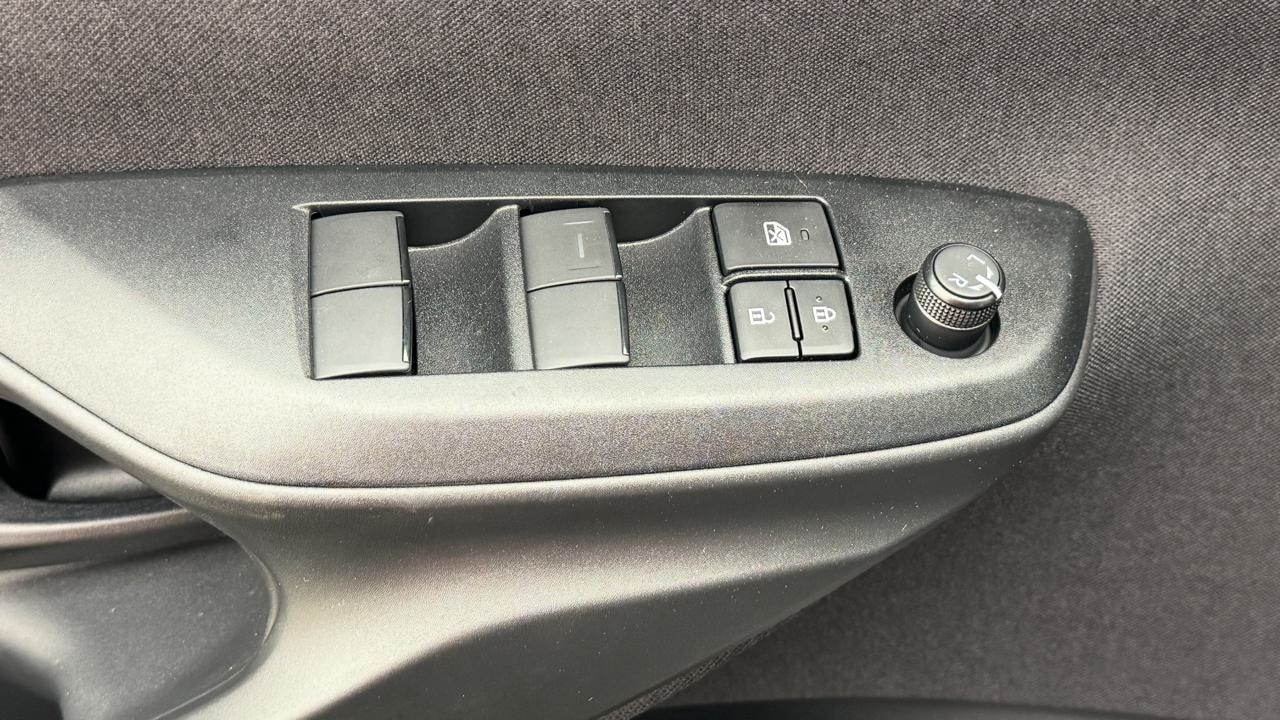 TOYOTA Yaris 1.5 Sport e-CVT-image-8