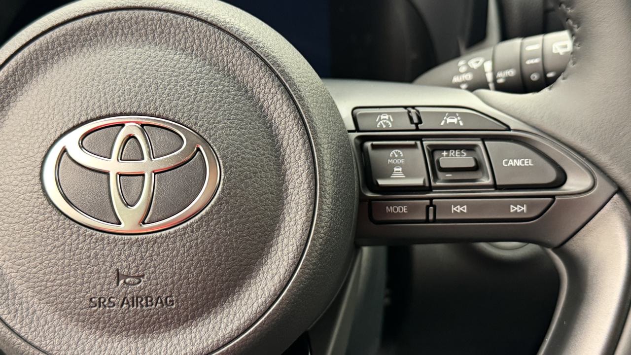 TOYOTA Yaris 1.5 Sport e-CVT-image-9