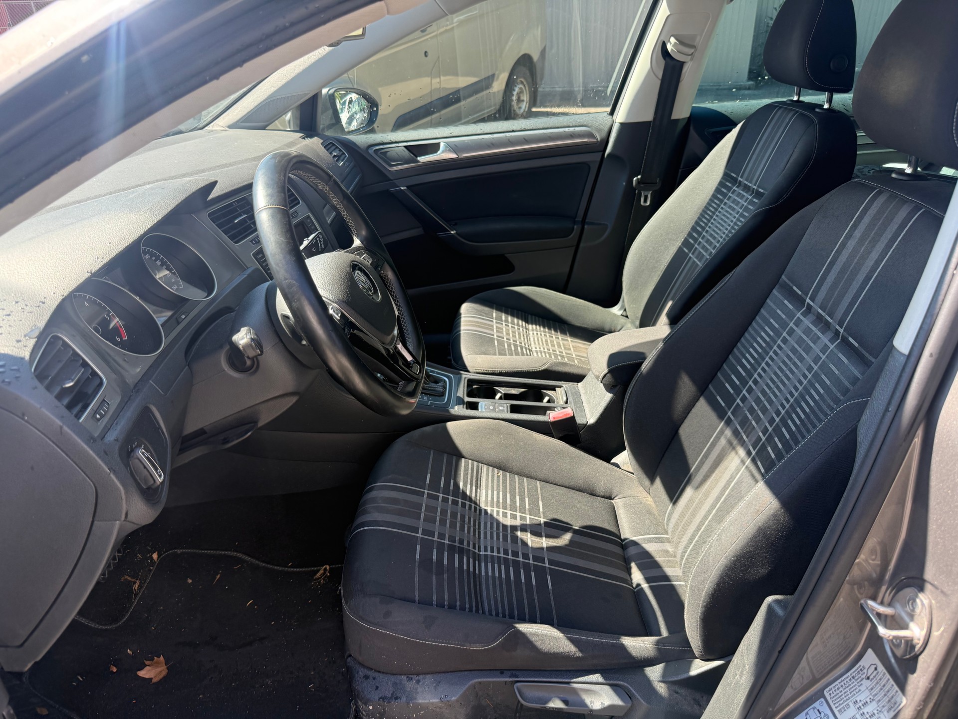VW Golf Variant 2.0 TDI Lounge-image-5