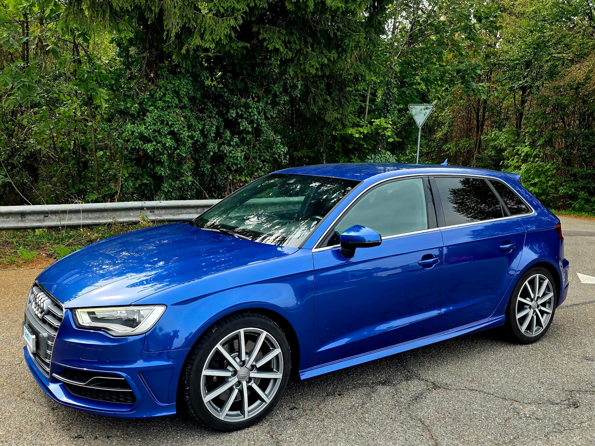 AUDI S3 Sportback 2.0 TFSI quattro S-tronic-image-2