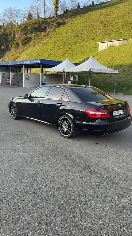 MERCEDES-BENZ E 350 CGI BlueEfficiency 7G-Tronic-image-3