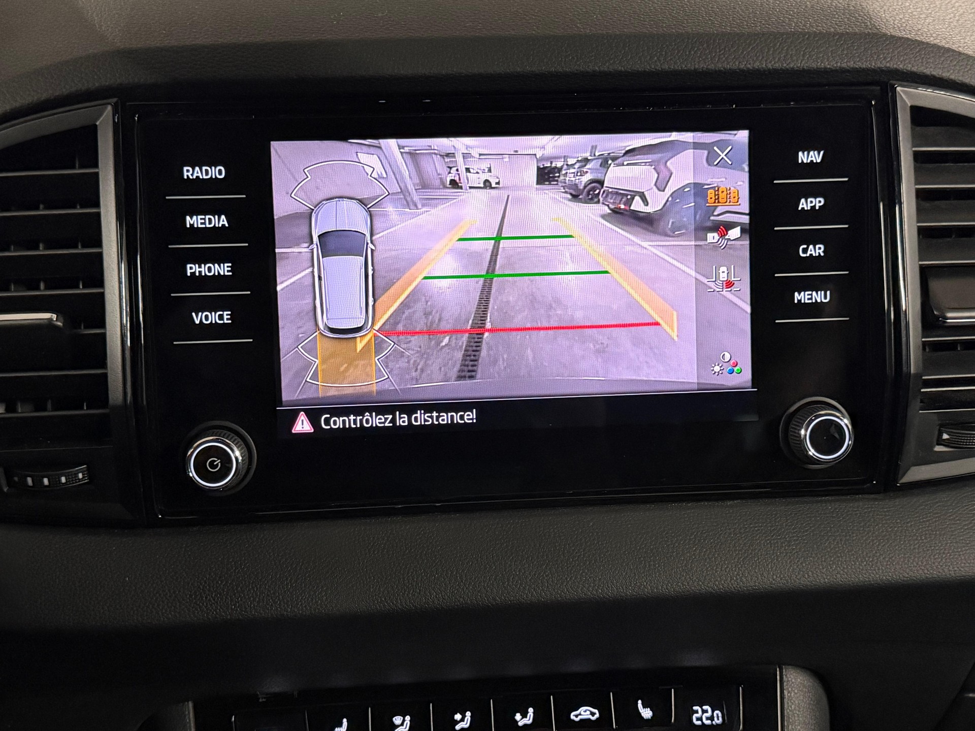 SKODA Karoq 2.0 TSI SportLine 4x4 DSG-image-16