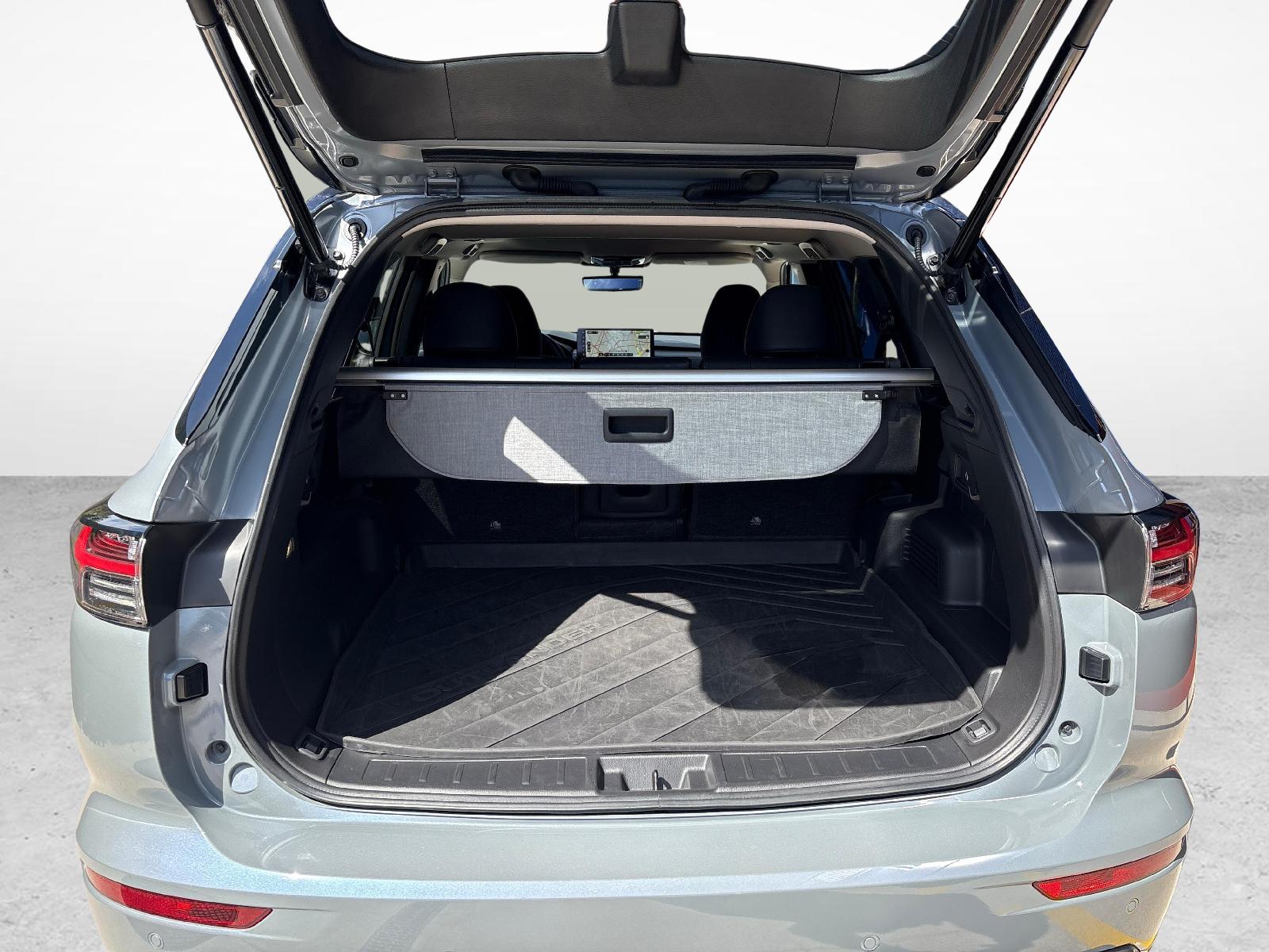 MITSUBISHI Outlander 2.4 PHEV Instyle 4x4-image-11
