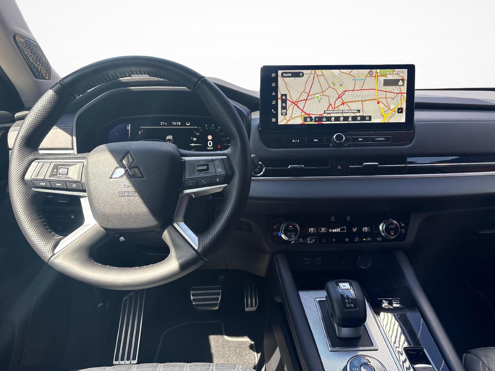 MITSUBISHI Outlander 2.4 PHEV Instyle 4x4-image-8