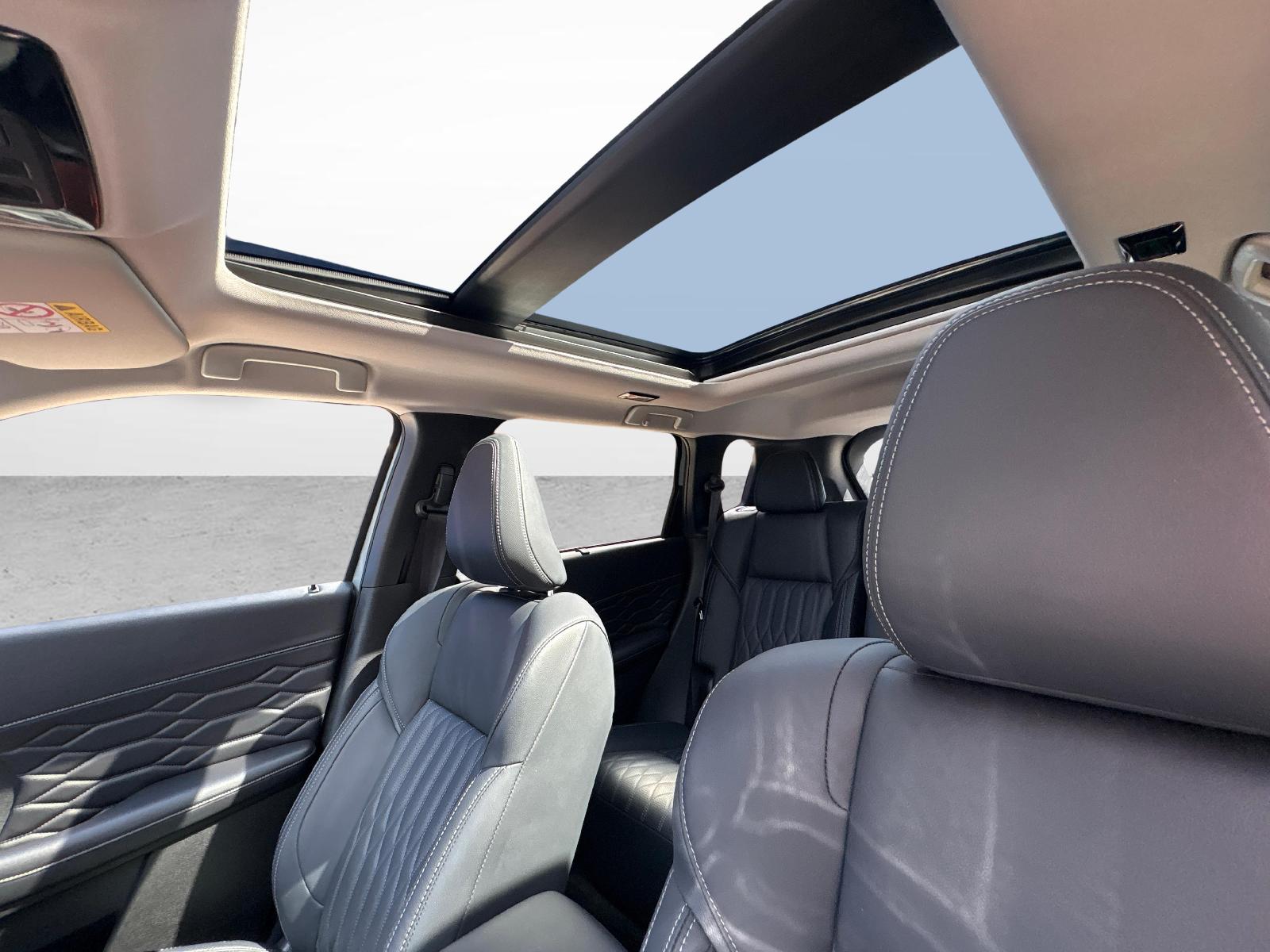 MITSUBISHI Outlander 2.4 PHEV Instyle 4x4-image-12